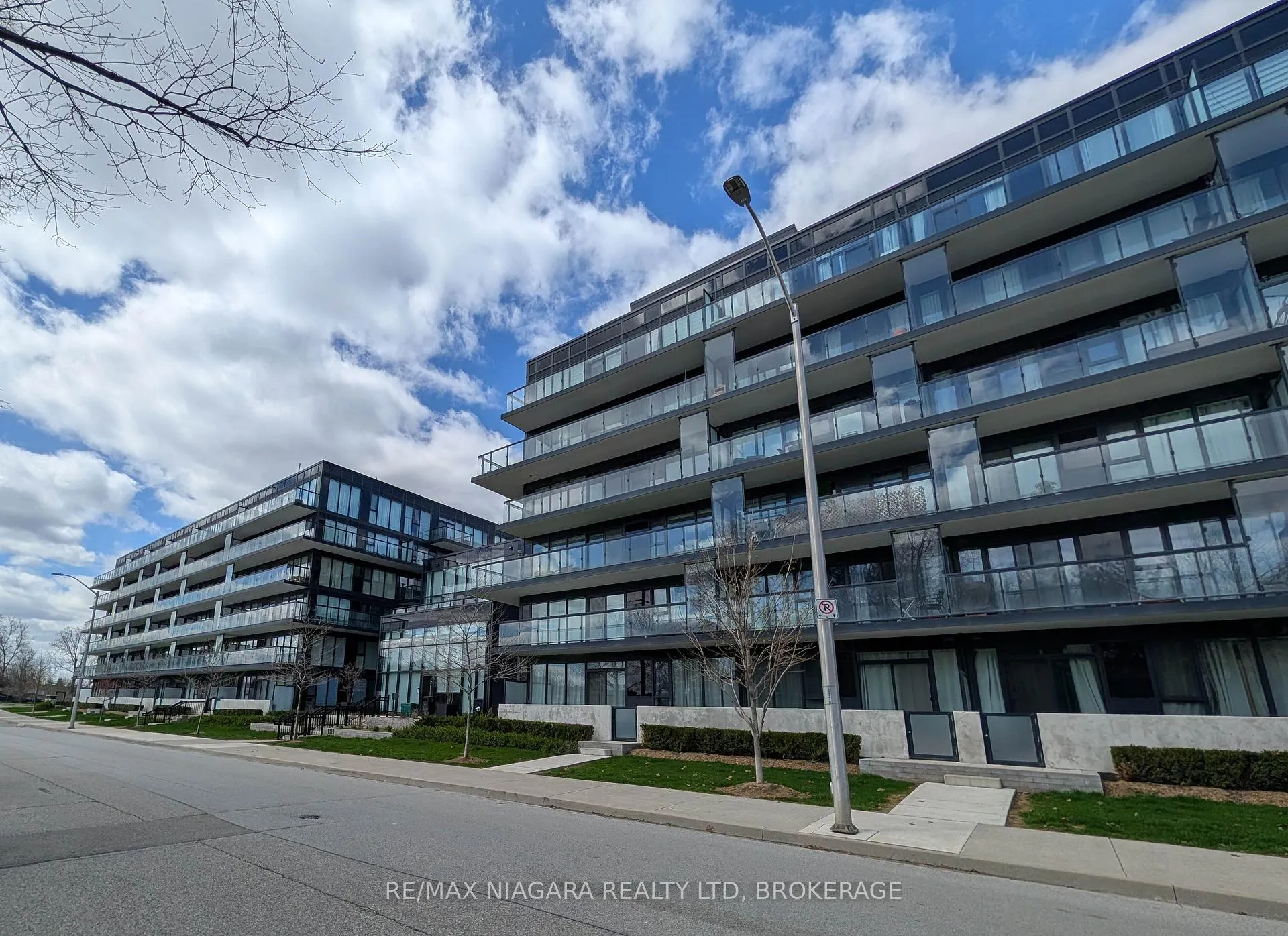 Photo 22 of Unit B430, 1119 Cooke Boulevard, Burlington, LaSalle — HOMEH