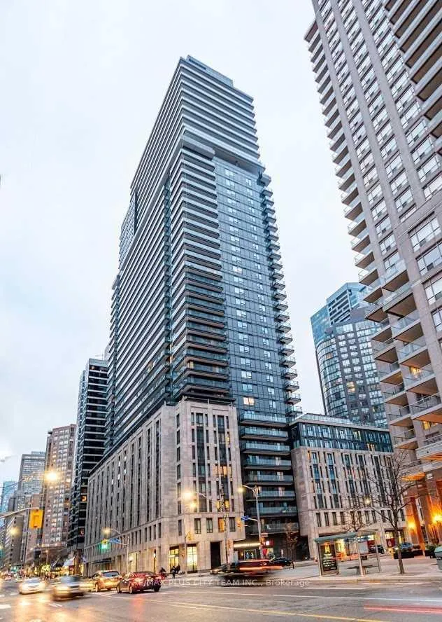 Front of Unit 2715, 955 Bay Street