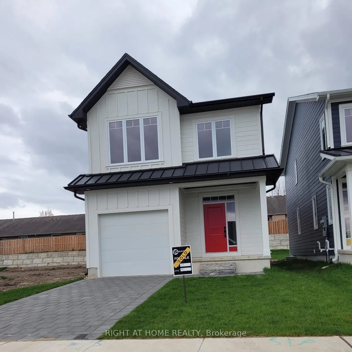 Photo 1 of 961 Deveron Crescent, London, South J — HOMEH