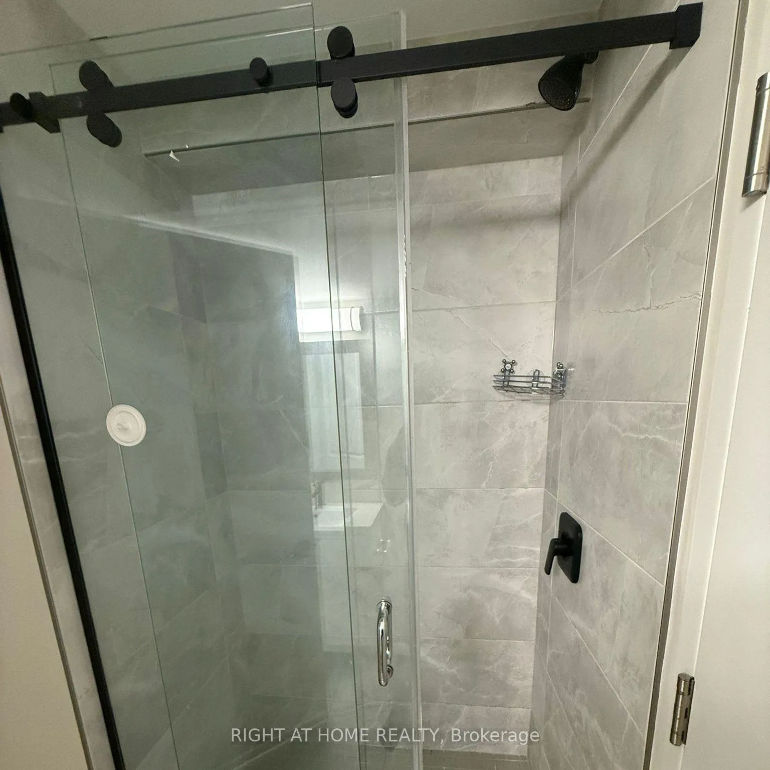 Photo 7 of 961 Deveron Crescent, London, South J — HOMEH