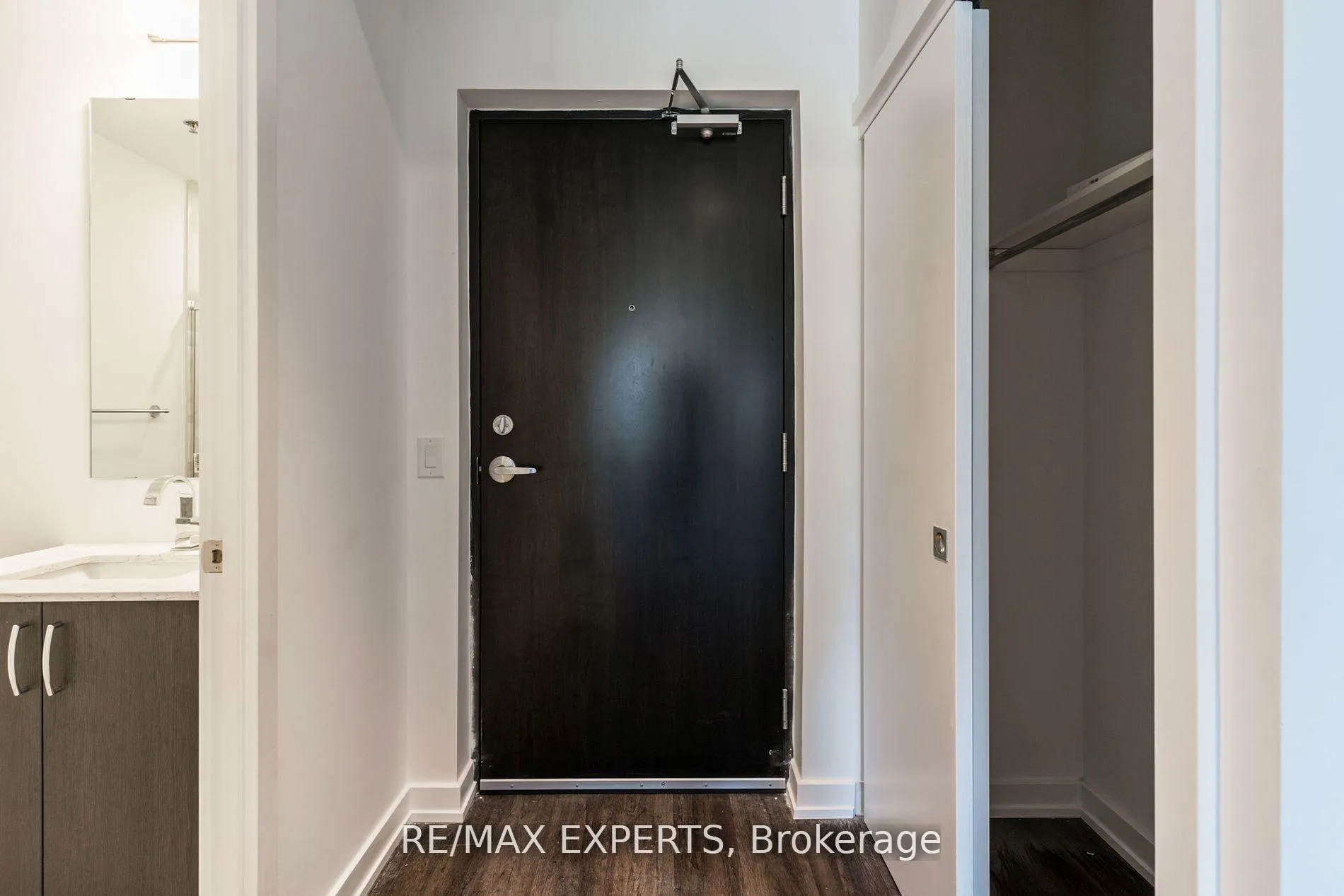 Photo 8 of Unit 303, 430 Essa Road, Barrie, Holly — HOMEH