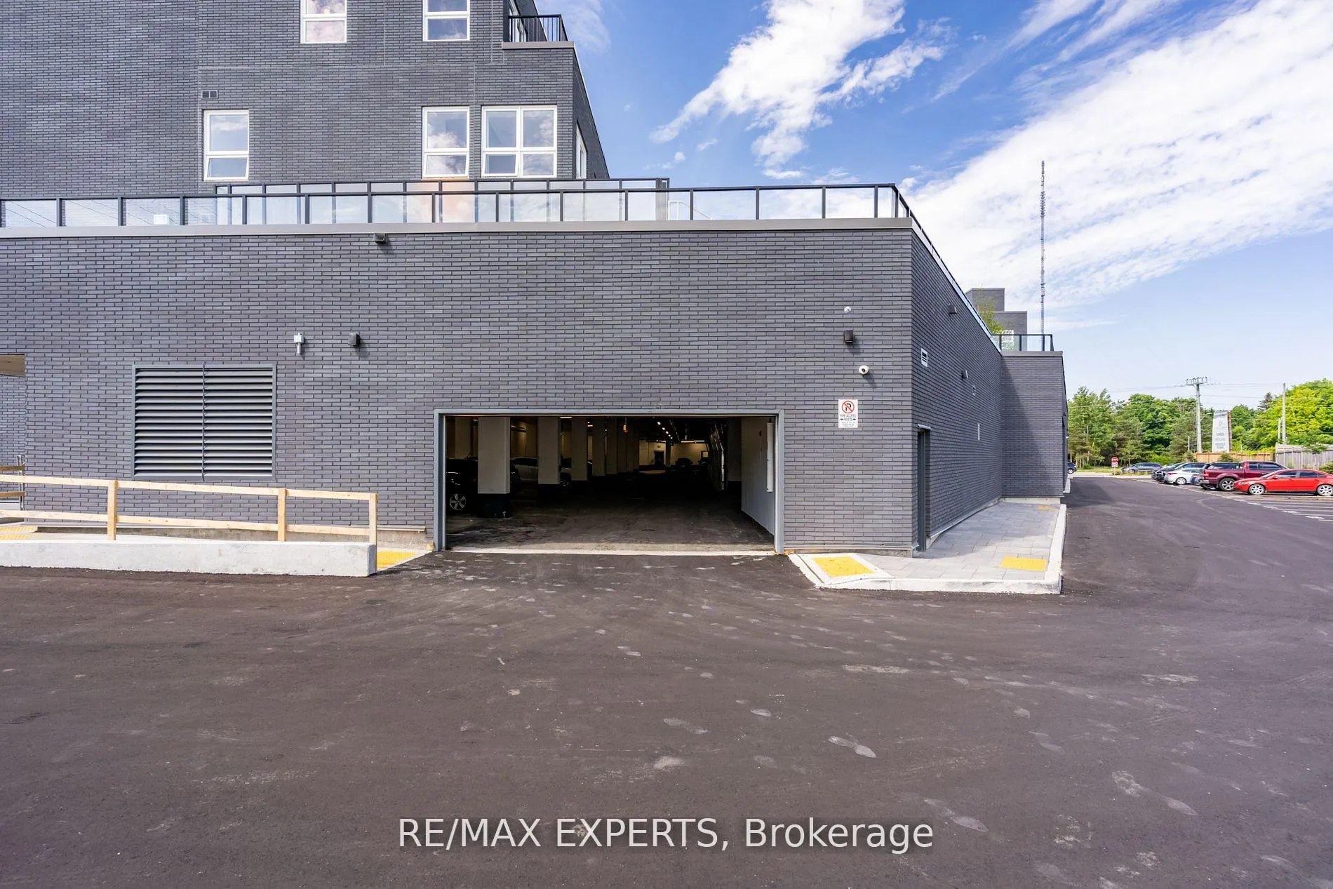 Photo 30 of Unit 303, 430 Essa Road, Barrie, Holly — HOMEH