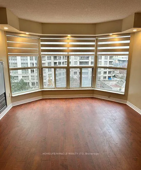 Photo 3 of Unit 808, 325 Webb Drive, Mississauga, City Centre — HOMEH