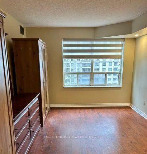 Photo 9 of Unit 808, 325 Webb Drive, Mississauga, City Centre — HOMEH