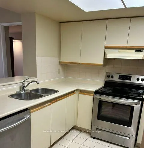 Photo 12 of Unit 808, 325 Webb Drive, Mississauga, City Centre — HOMEH