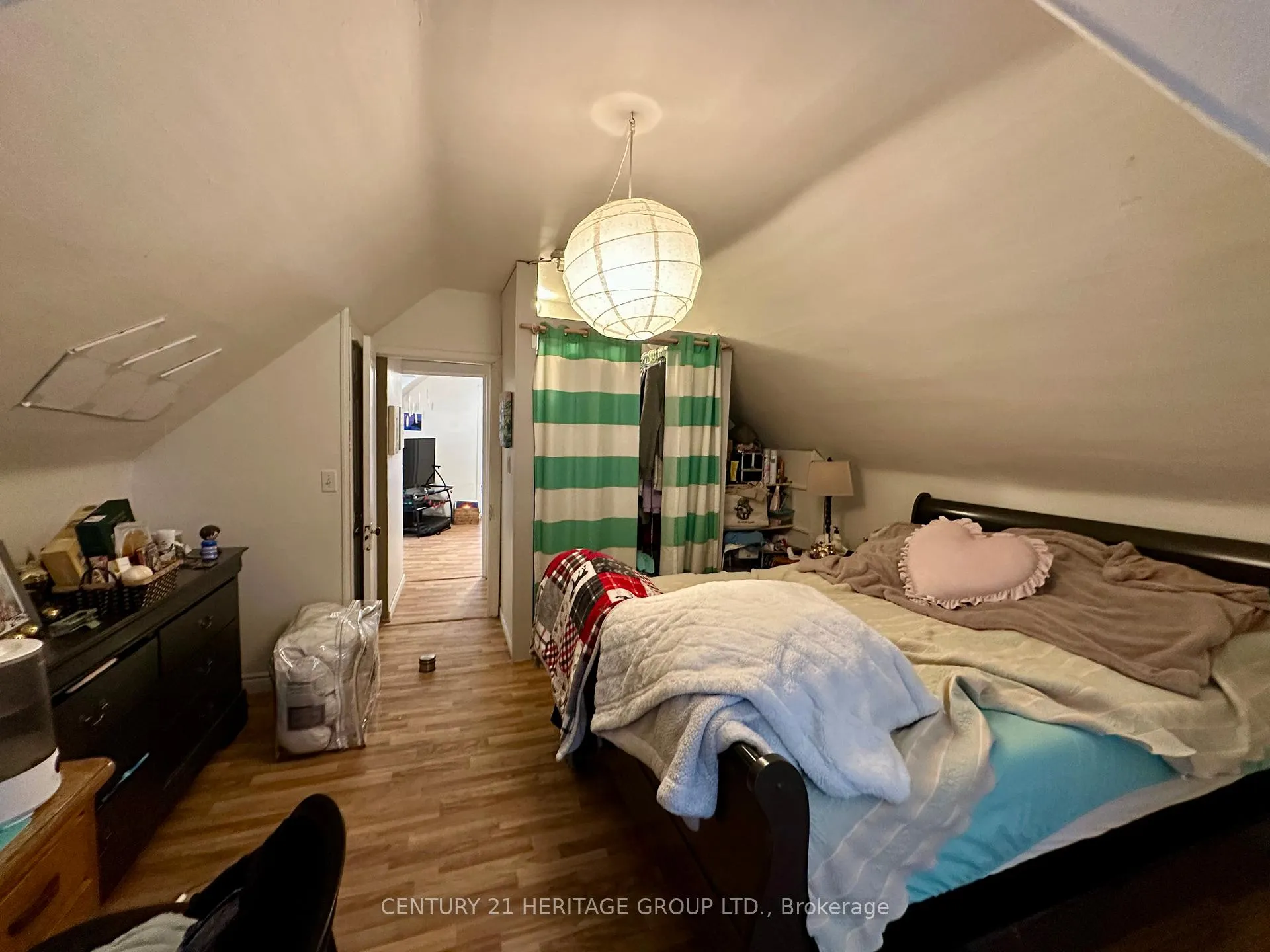 Photo 2 of 1125 Cannon Street E, Hamilton, Crown Point — HOMEH