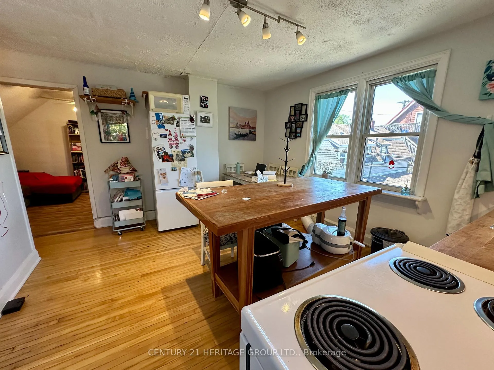Photo 8 of 1125 Cannon Street E, Hamilton, Crown Point — HOMEH