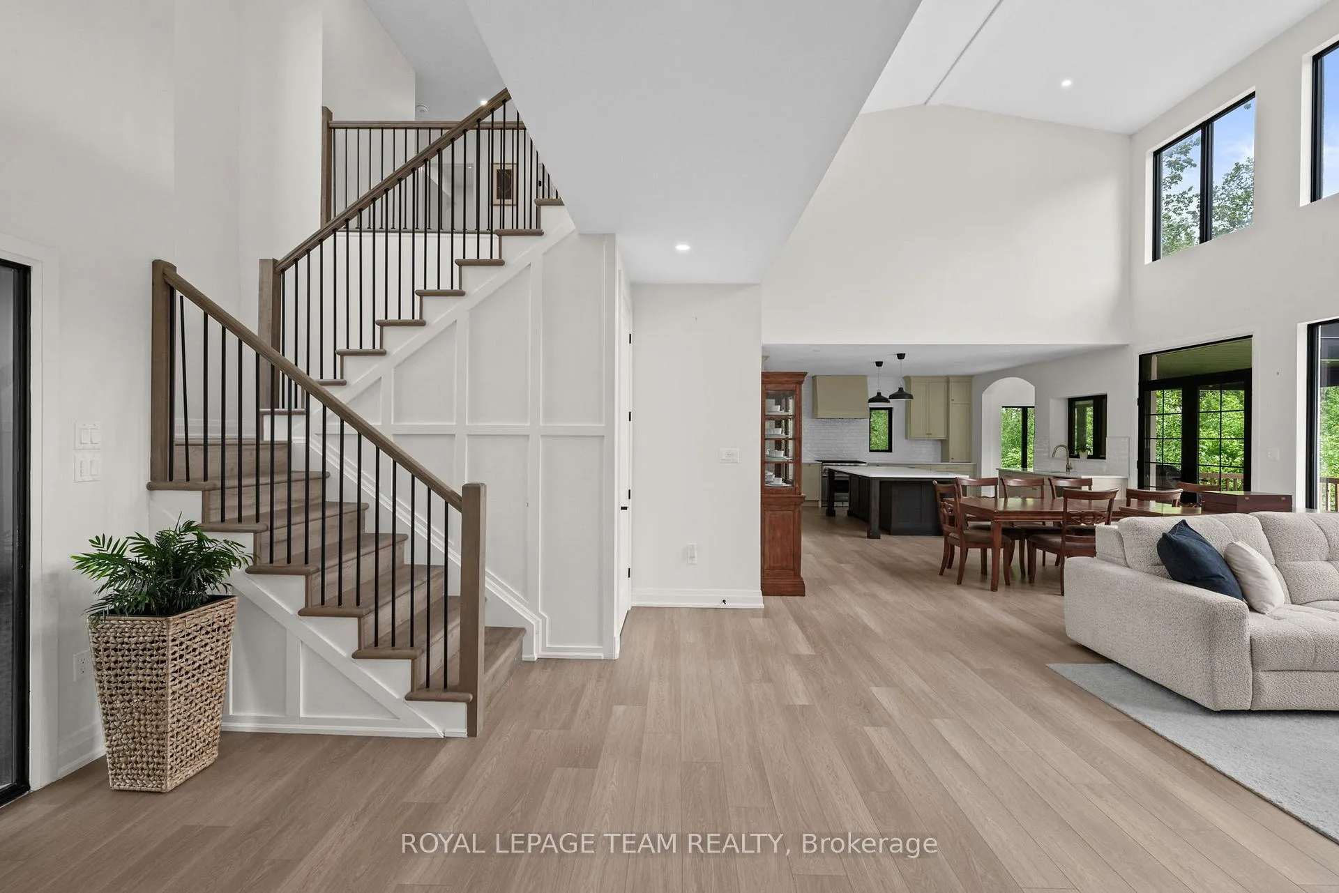 Photo 4 of 148 Lake Trail Road, Ottawa, Greely — HOMEH