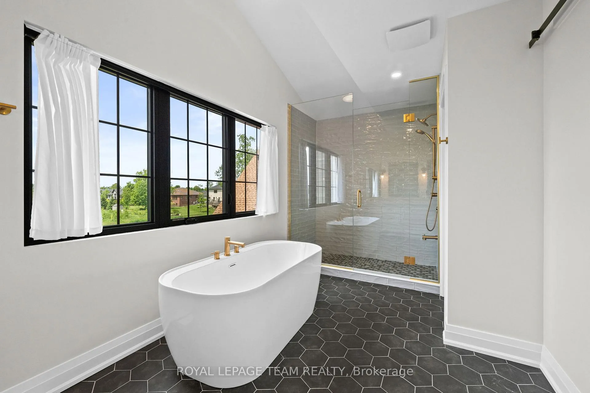 Photo 25 of 148 Lake Trail Road, Ottawa, Greely — HOMEH