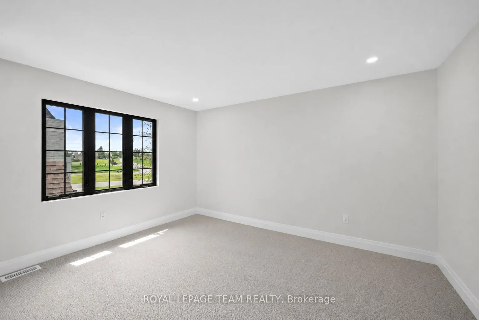 Photo 27 of 148 Lake Trail Road, Ottawa, Greely — HOMEH