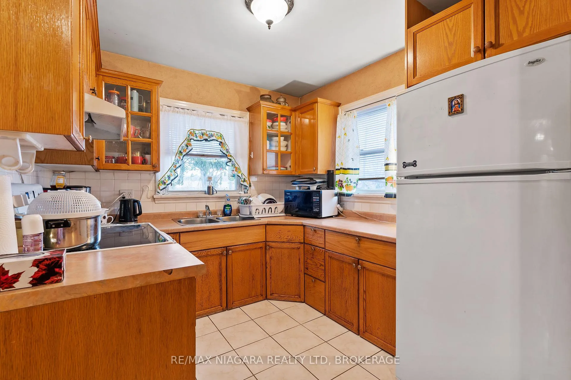 Photo 7 of 5999 Montrose Road, Niagara Falls, West Wood — HOMEH