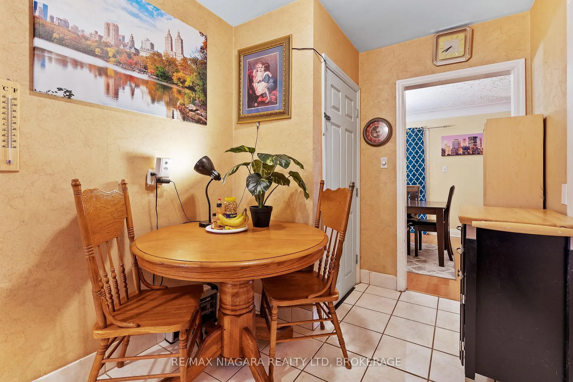 Photo 8 of 5999 Montrose Road, Niagara Falls, West Wood — HOMEH