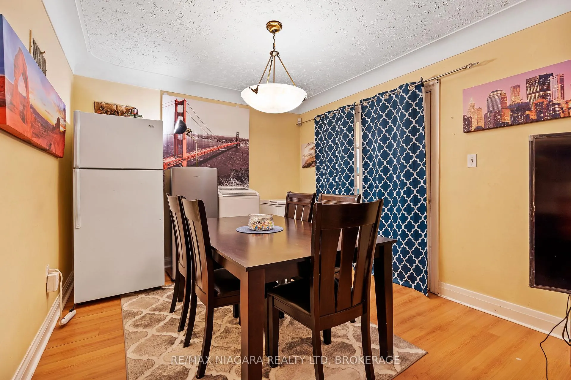 Photo 11 of 5999 Montrose Road, Niagara Falls, West Wood — HOMEH