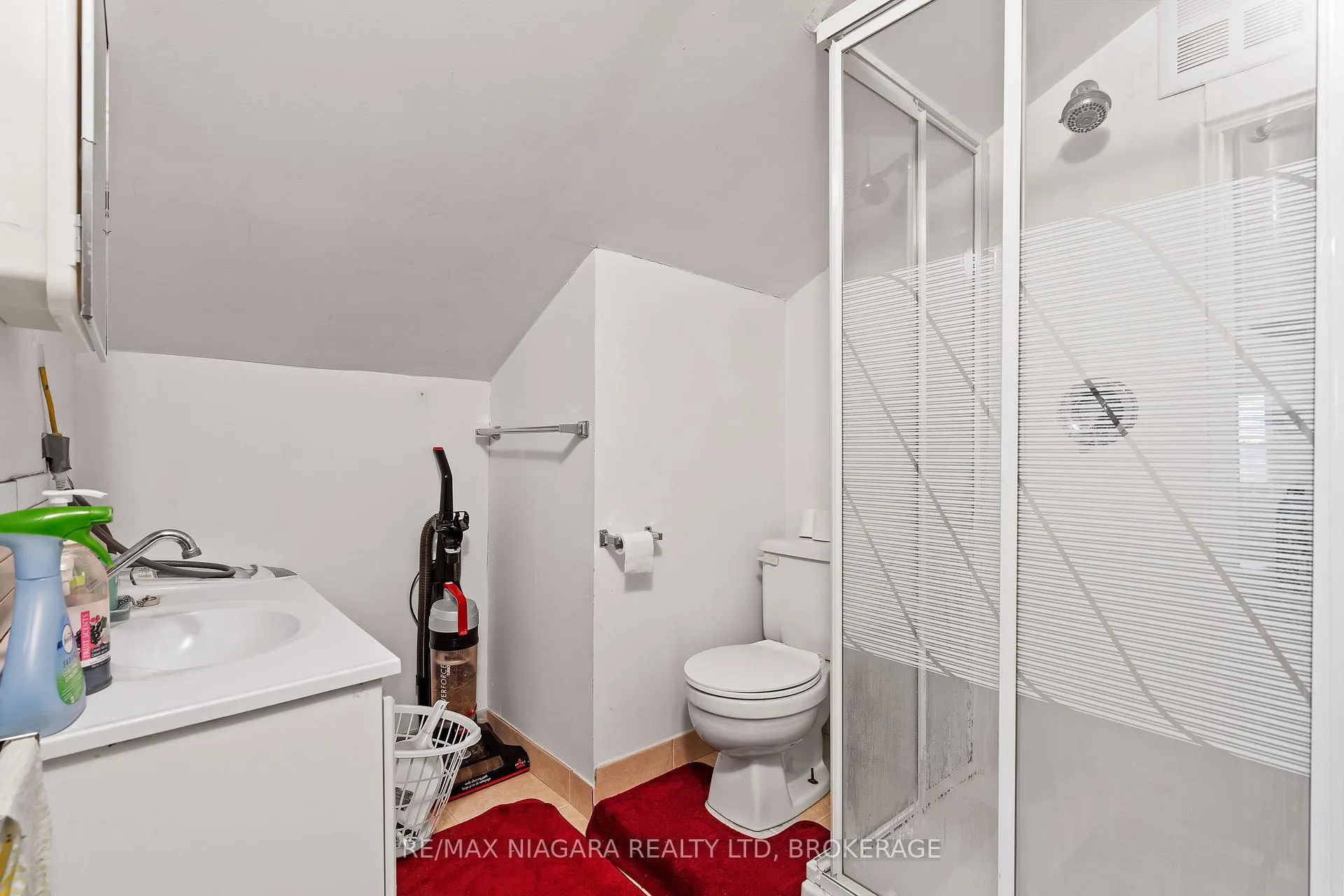 Photo 19 of 5999 Montrose Road, Niagara Falls, West Wood — HOMEH