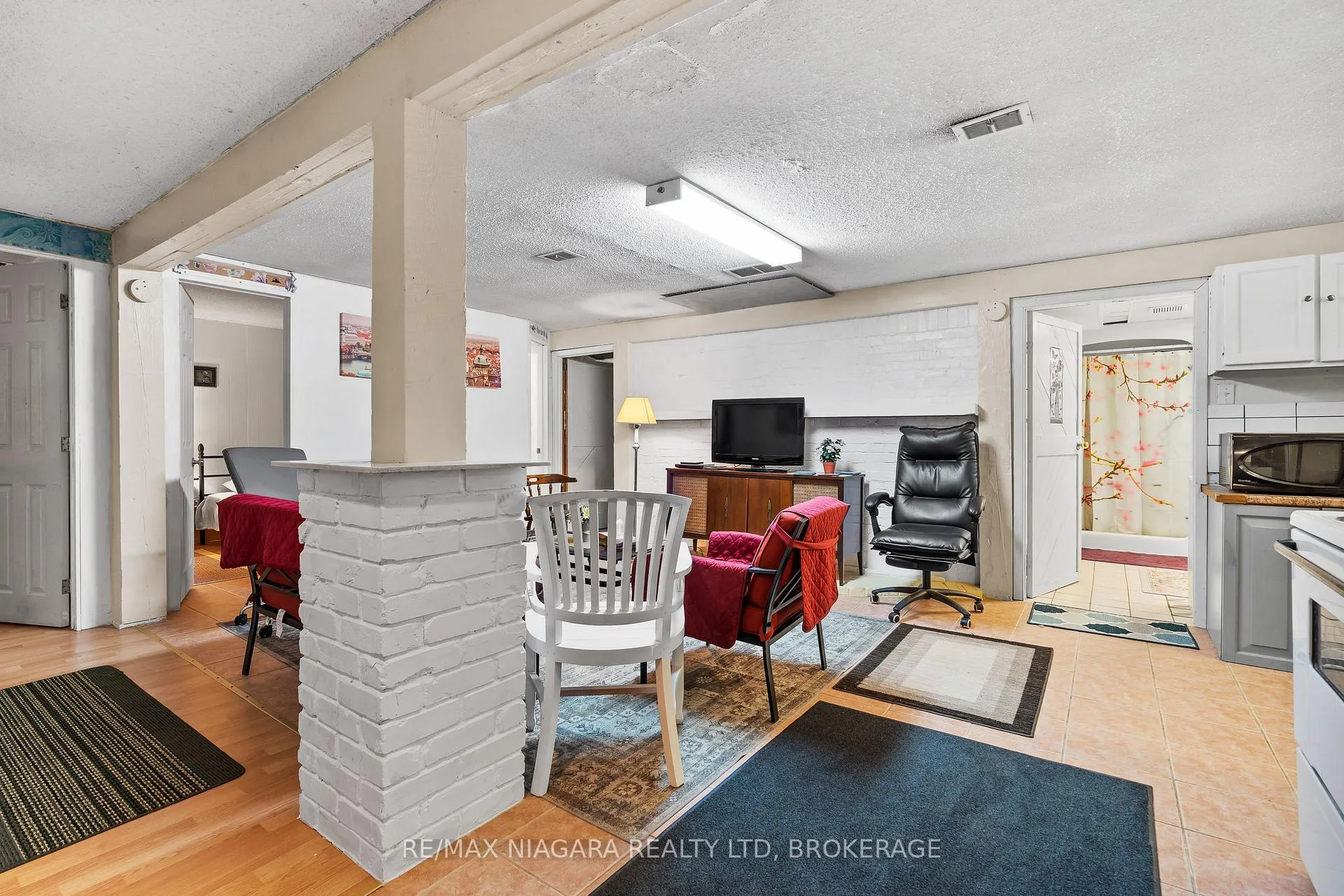 Photo 23 of 5999 Montrose Road, Niagara Falls, West Wood — HOMEH