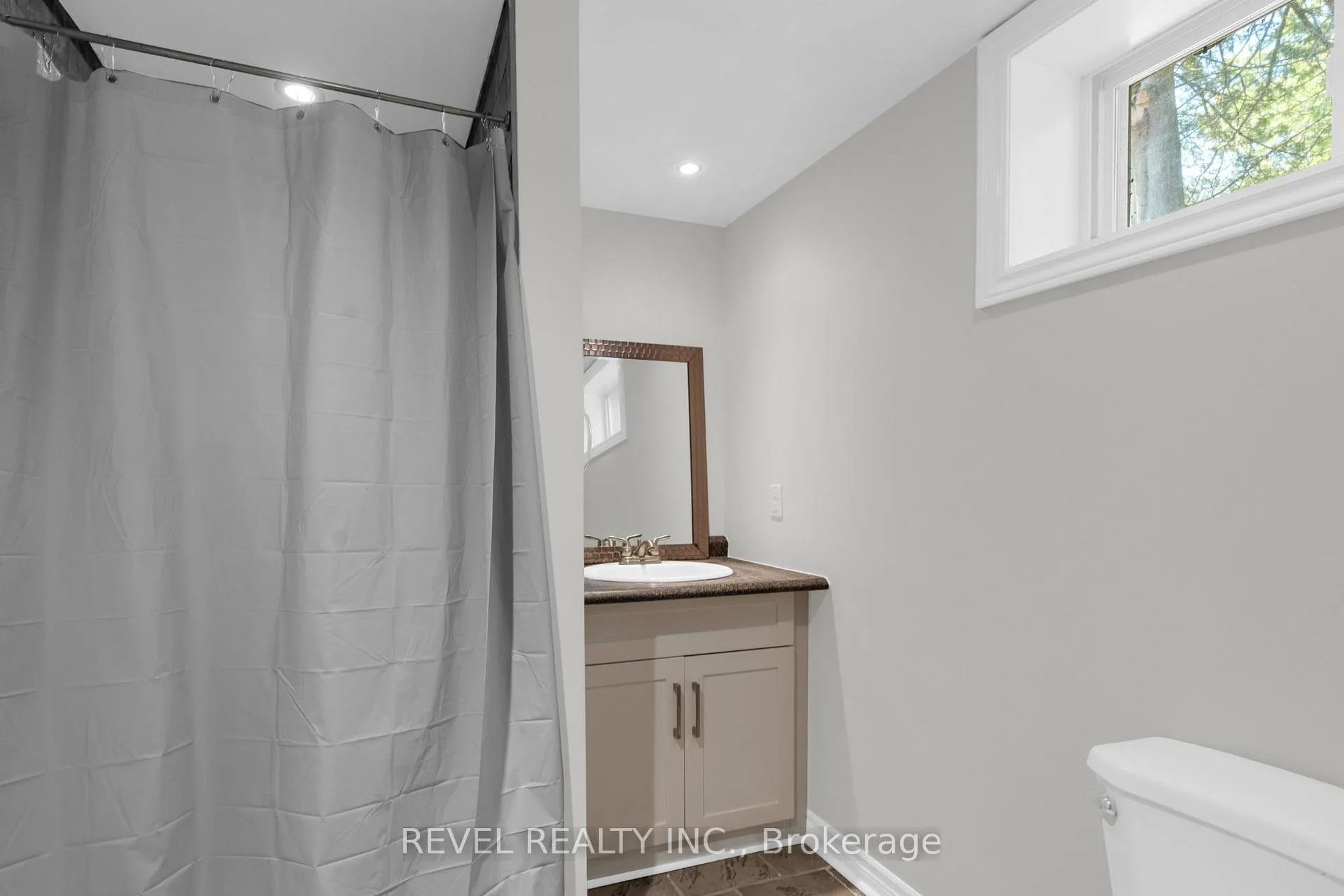 Photo 25 of 3964 Grove Place, Innisfil, Rural Innisfil — HOMEH