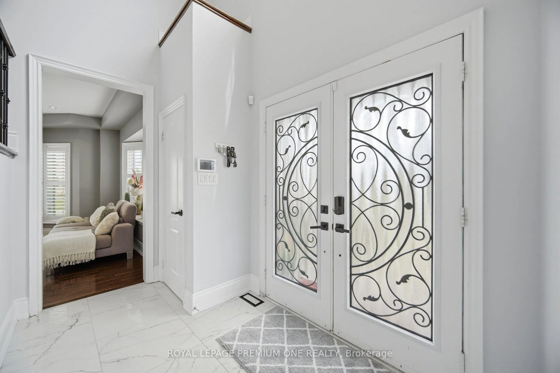 Photo 5 of 95 Retreat Boulevard, Vaughan, Vellore Village — HOMEH