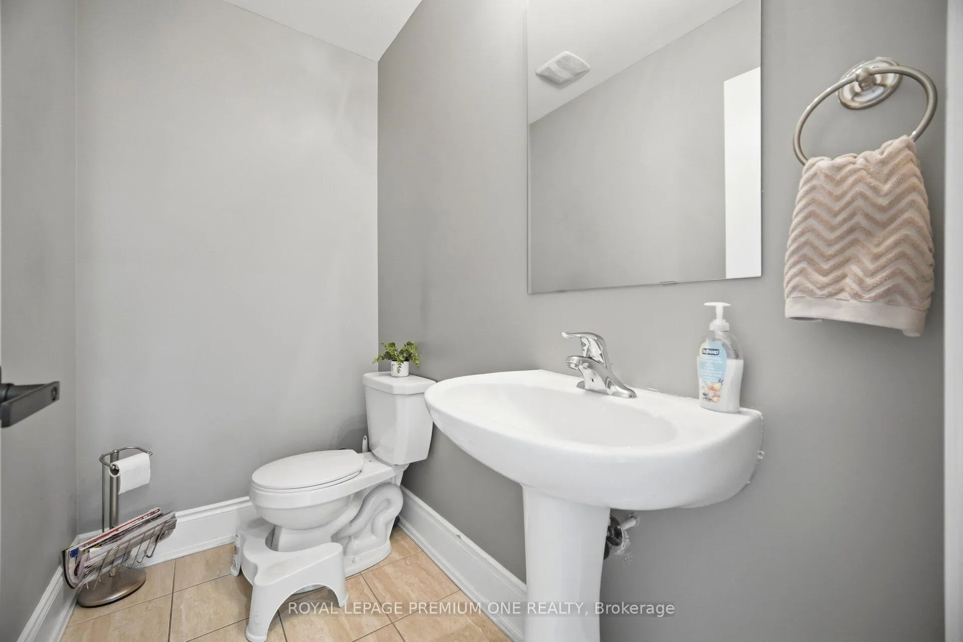Photo 20 of 95 Retreat Boulevard, Vaughan, Vellore Village — HOMEH