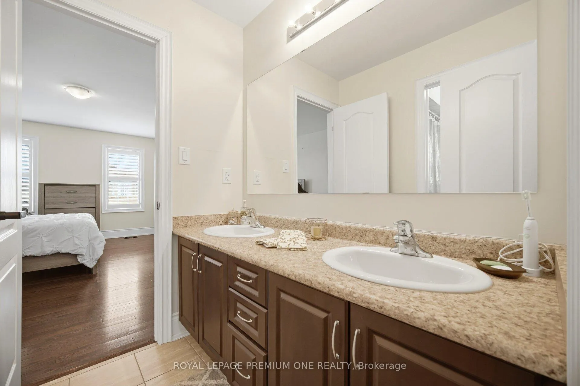 Photo 34 of 95 Retreat Boulevard, Vaughan, Vellore Village — HOMEH