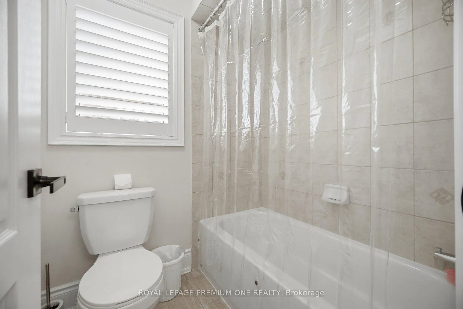 Photo 35 of 95 Retreat Boulevard, Vaughan, Vellore Village — HOMEH