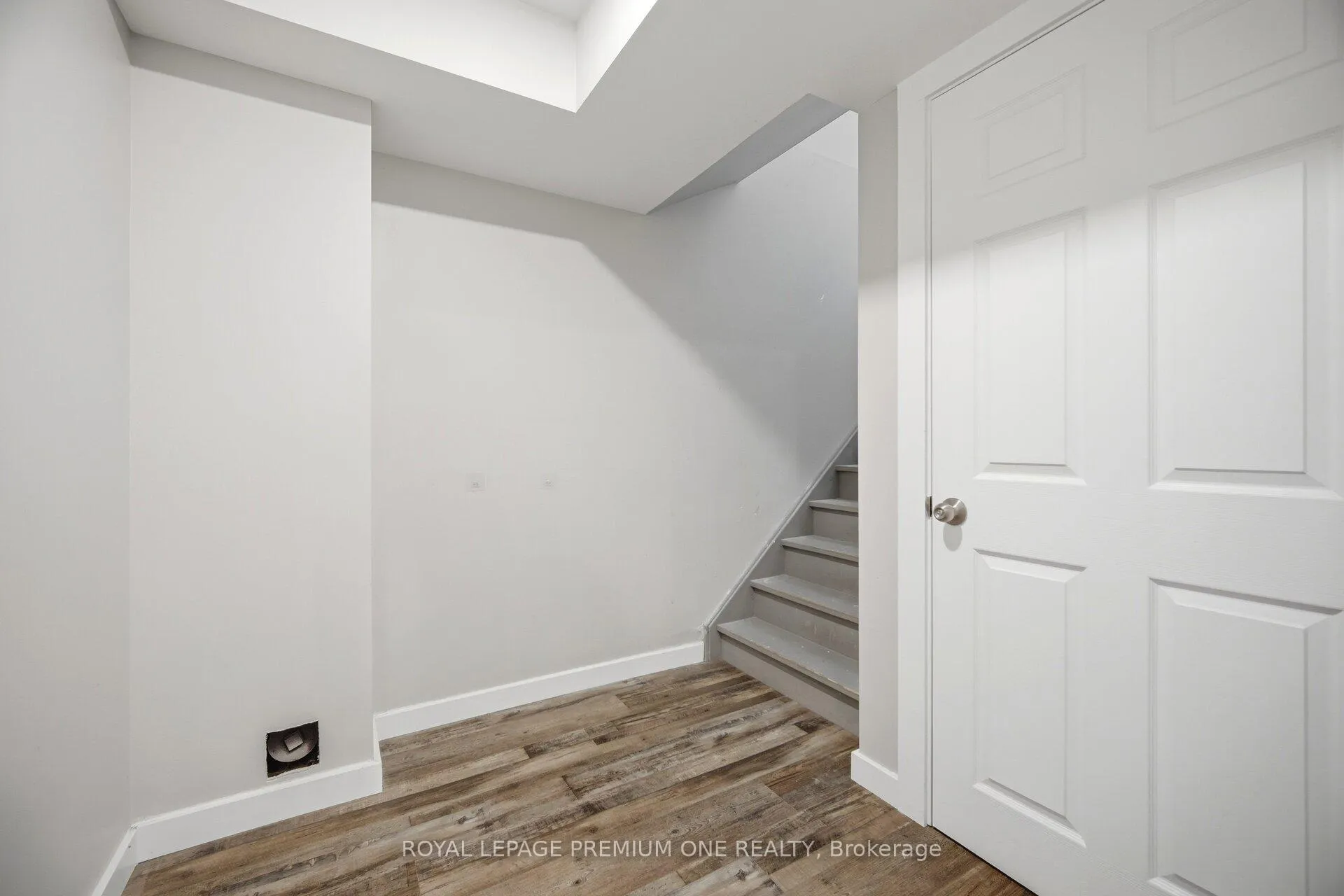 Photo 37 of 95 Retreat Boulevard, Vaughan, Vellore Village — HOMEH