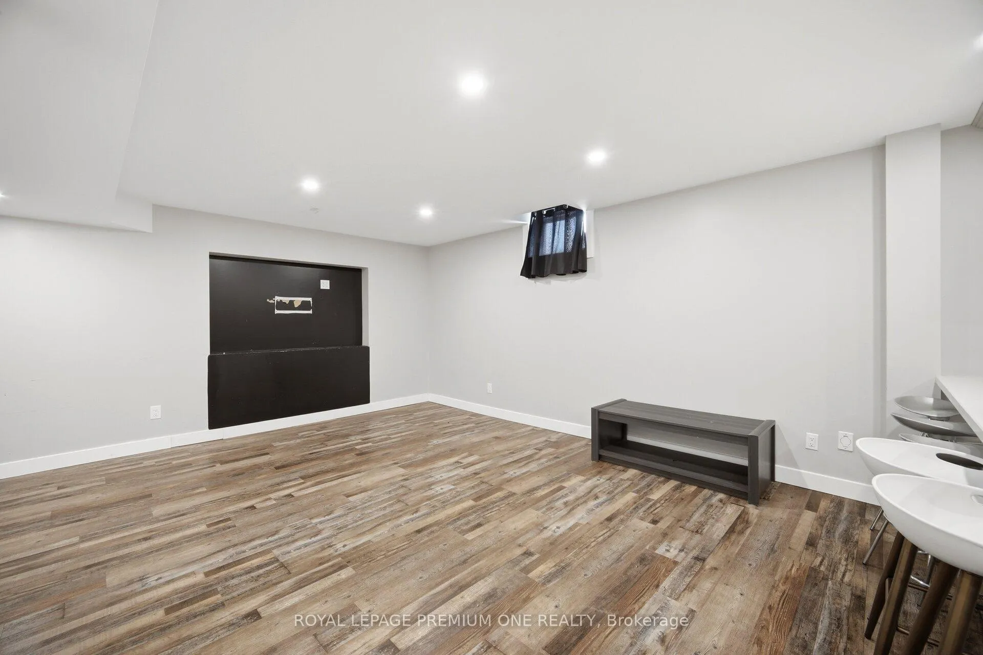 Photo 41 of 95 Retreat Boulevard, Vaughan, Vellore Village — HOMEH