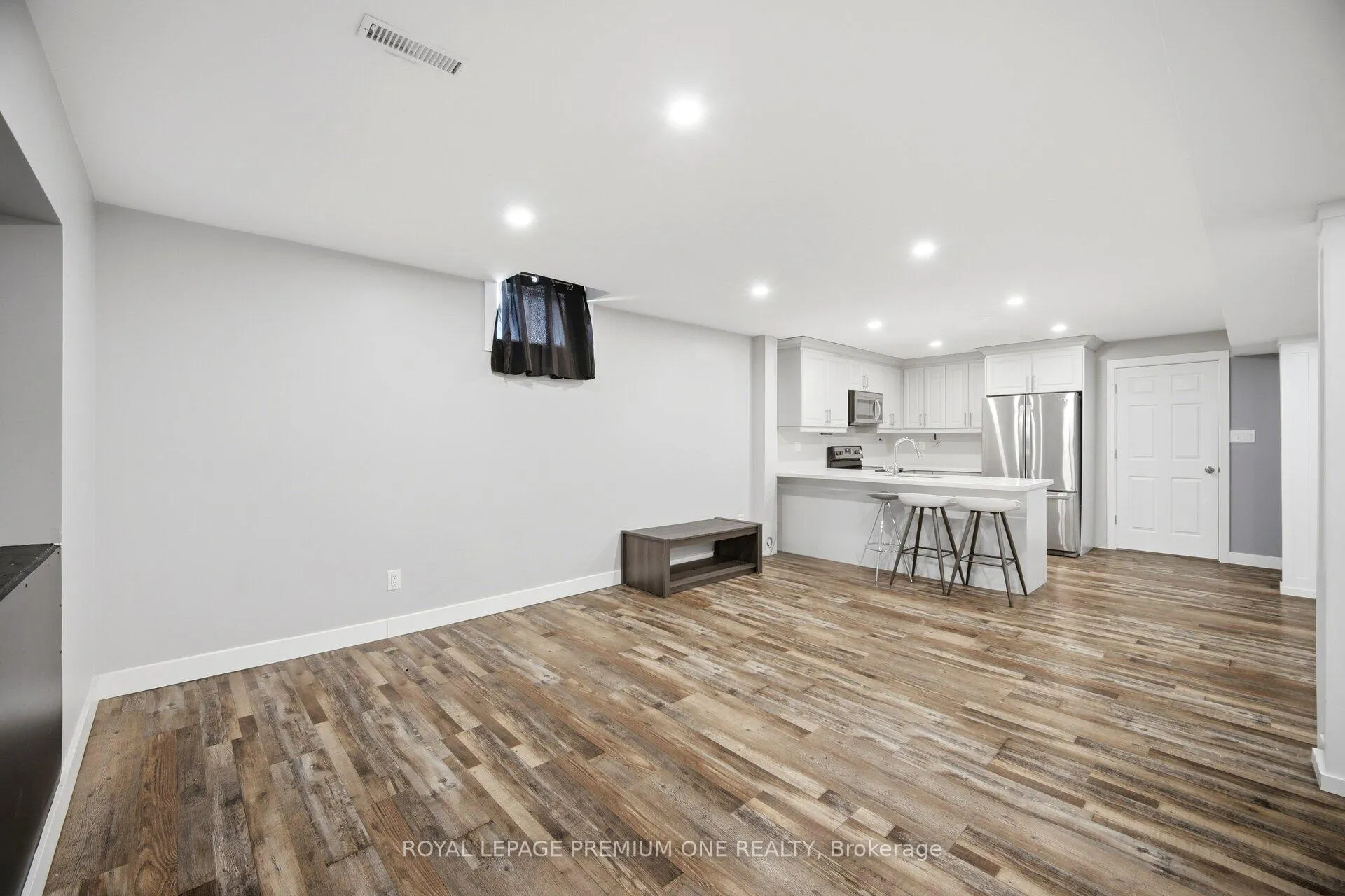 Photo 42 of 95 Retreat Boulevard, Vaughan, Vellore Village — HOMEH