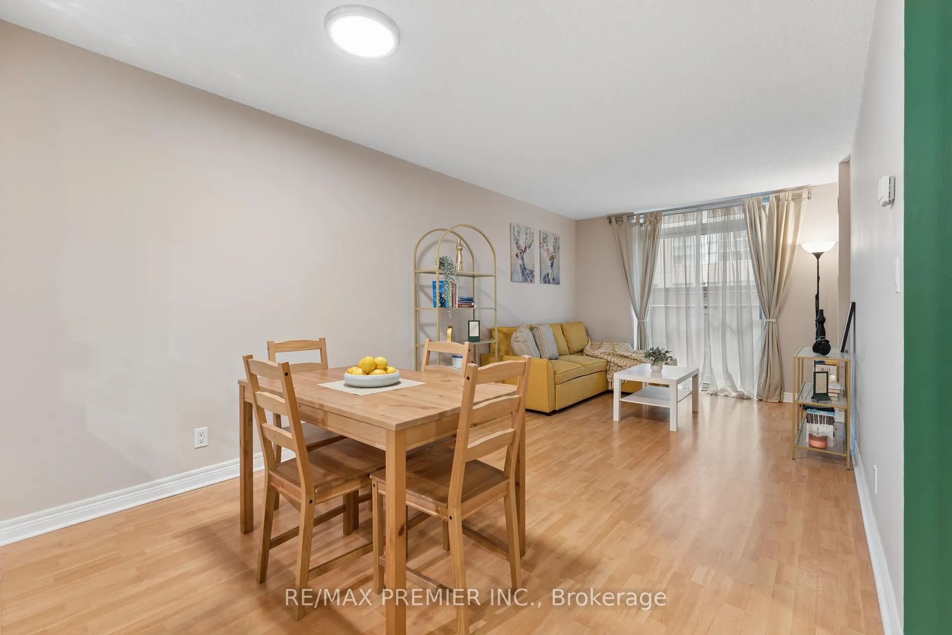 Photo 5 of Unit 307, 212 Eglinton Avenue E, Toronto, Mount Pleasant West — HOMEH