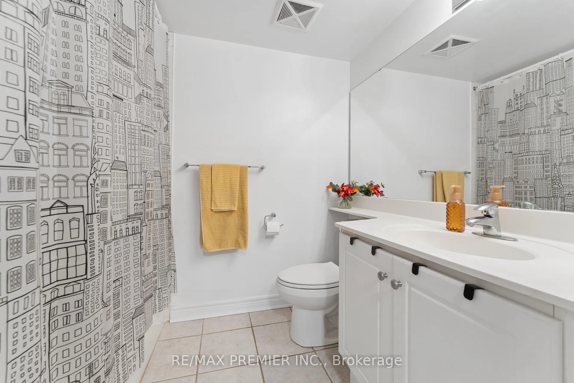 Photo 15 of Unit 307, 212 Eglinton Avenue E, Toronto, Mount Pleasant West — HOMEH