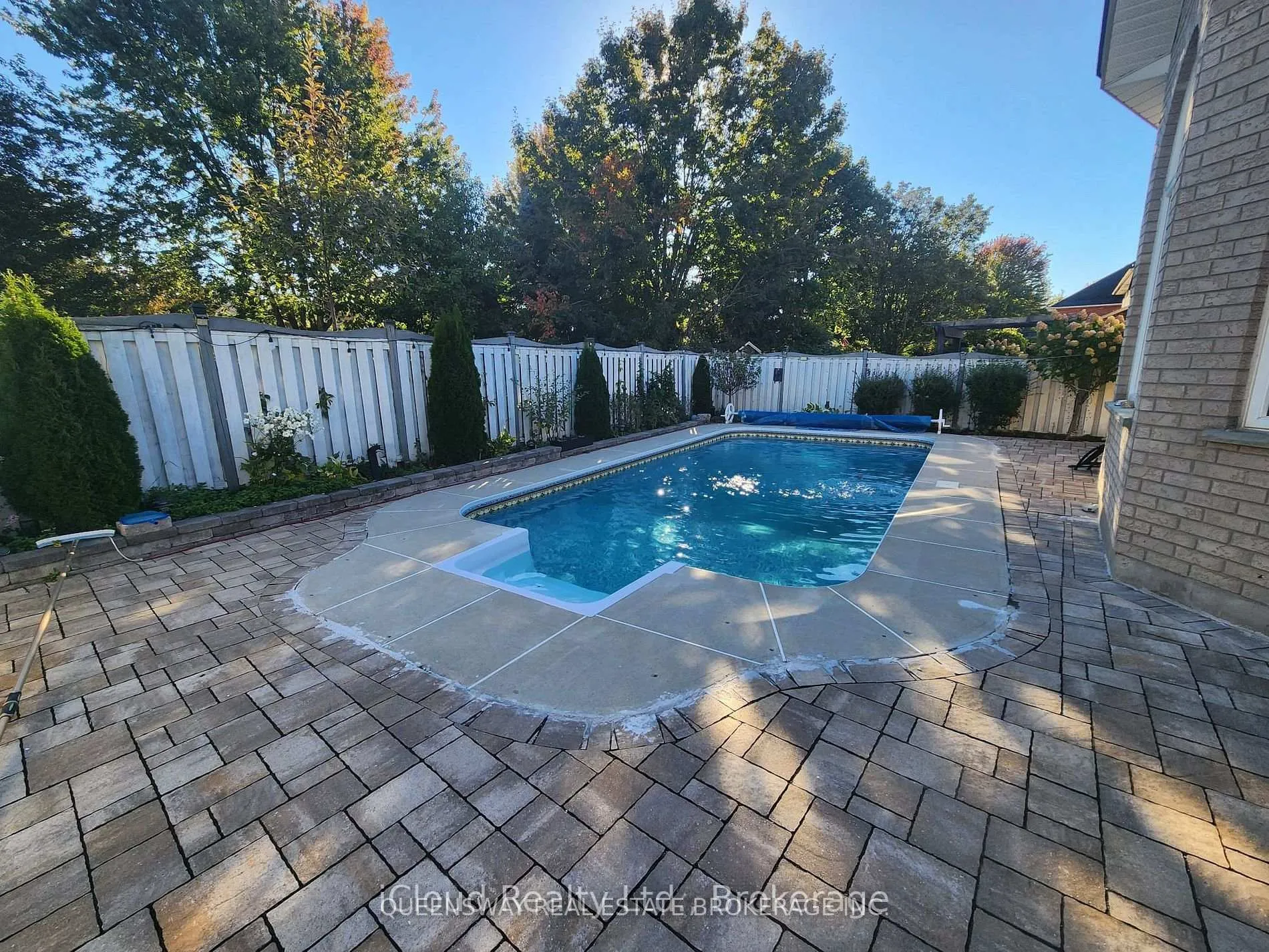 Photo 7 of 271 Ryerson Crescent, Oshawa, Samac — HOMEH