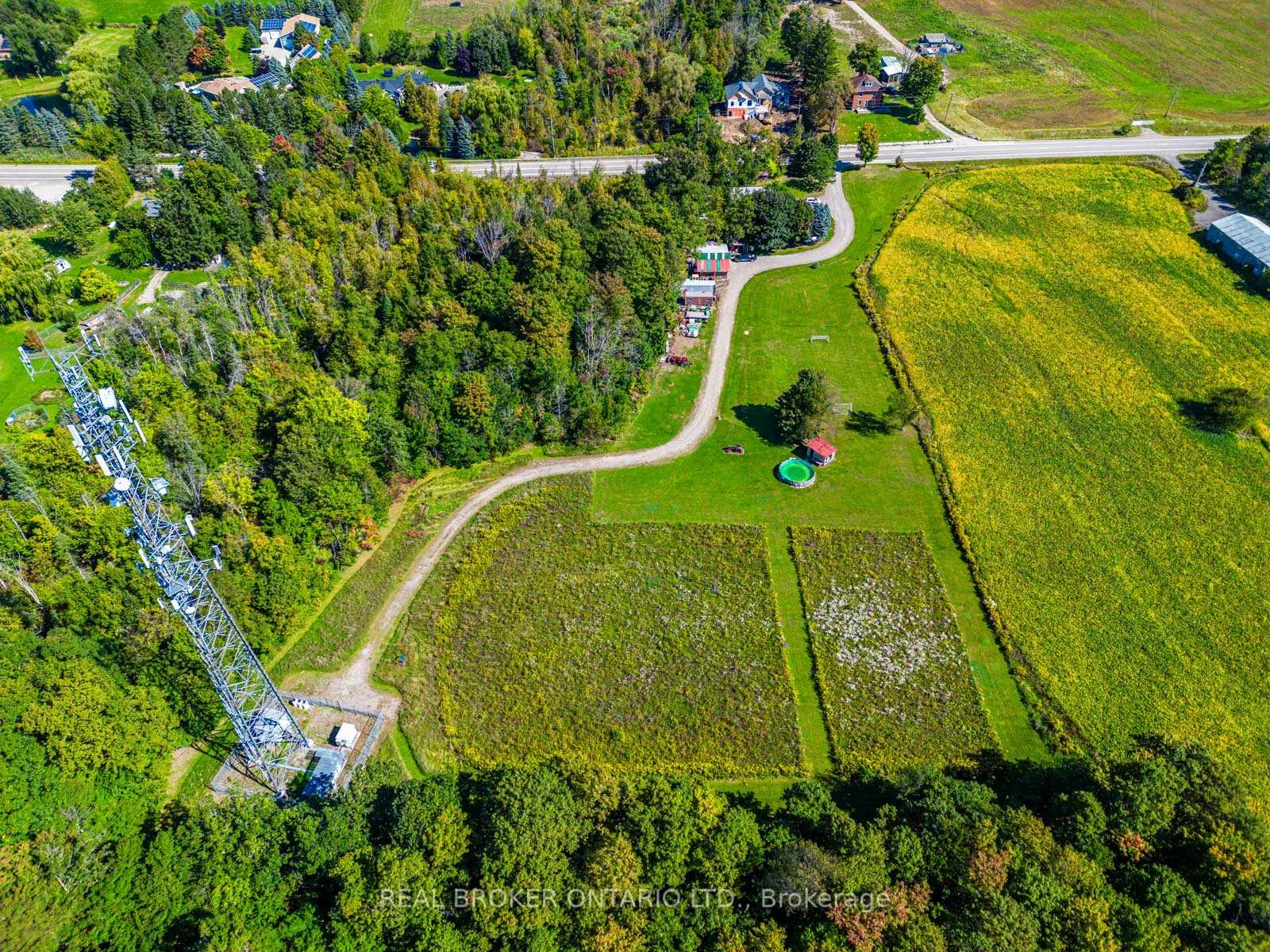 Photo 4 of 13908 Trafalgar Road, Halton Hills, Rural Halton Hills — HOMEH