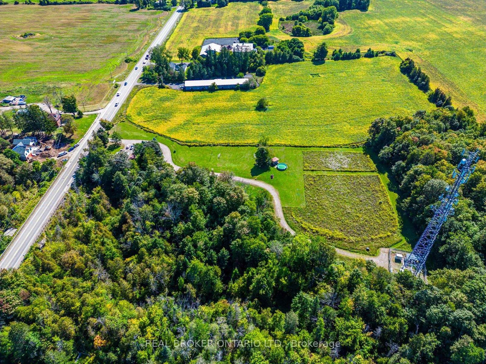 Photo 11 of 13908 Trafalgar Road, Halton Hills, Rural Halton Hills — HOMEH