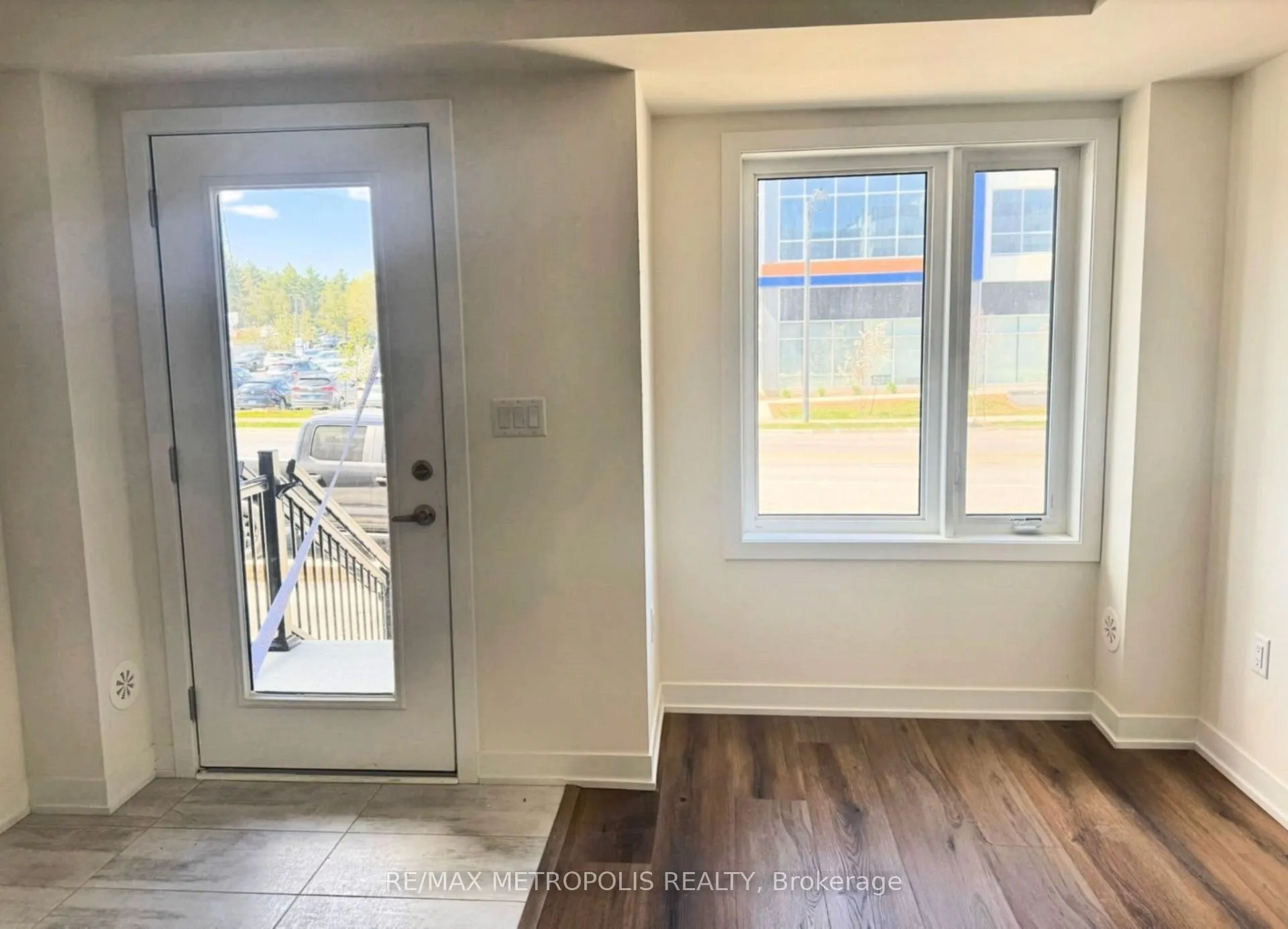 Photo 2 of 1695 Dersan Street, Pickering, Duffin Heights — HOMEH