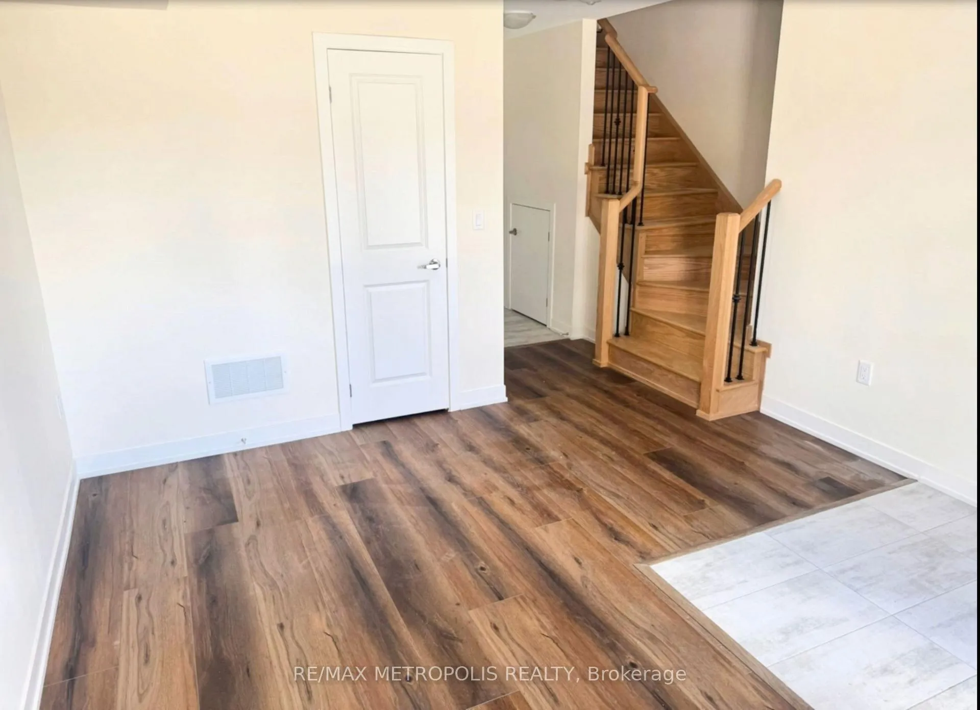 Photo 3 of 1695 Dersan Street, Pickering, Duffin Heights — HOMEH