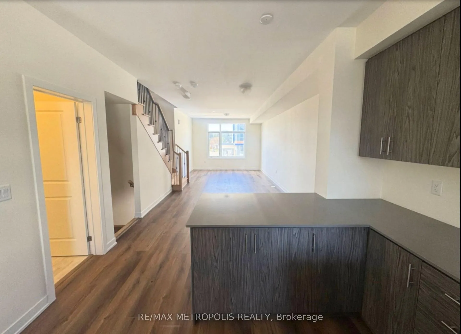 Photo 5 of 1695 Dersan Street, Pickering, Duffin Heights — HOMEH