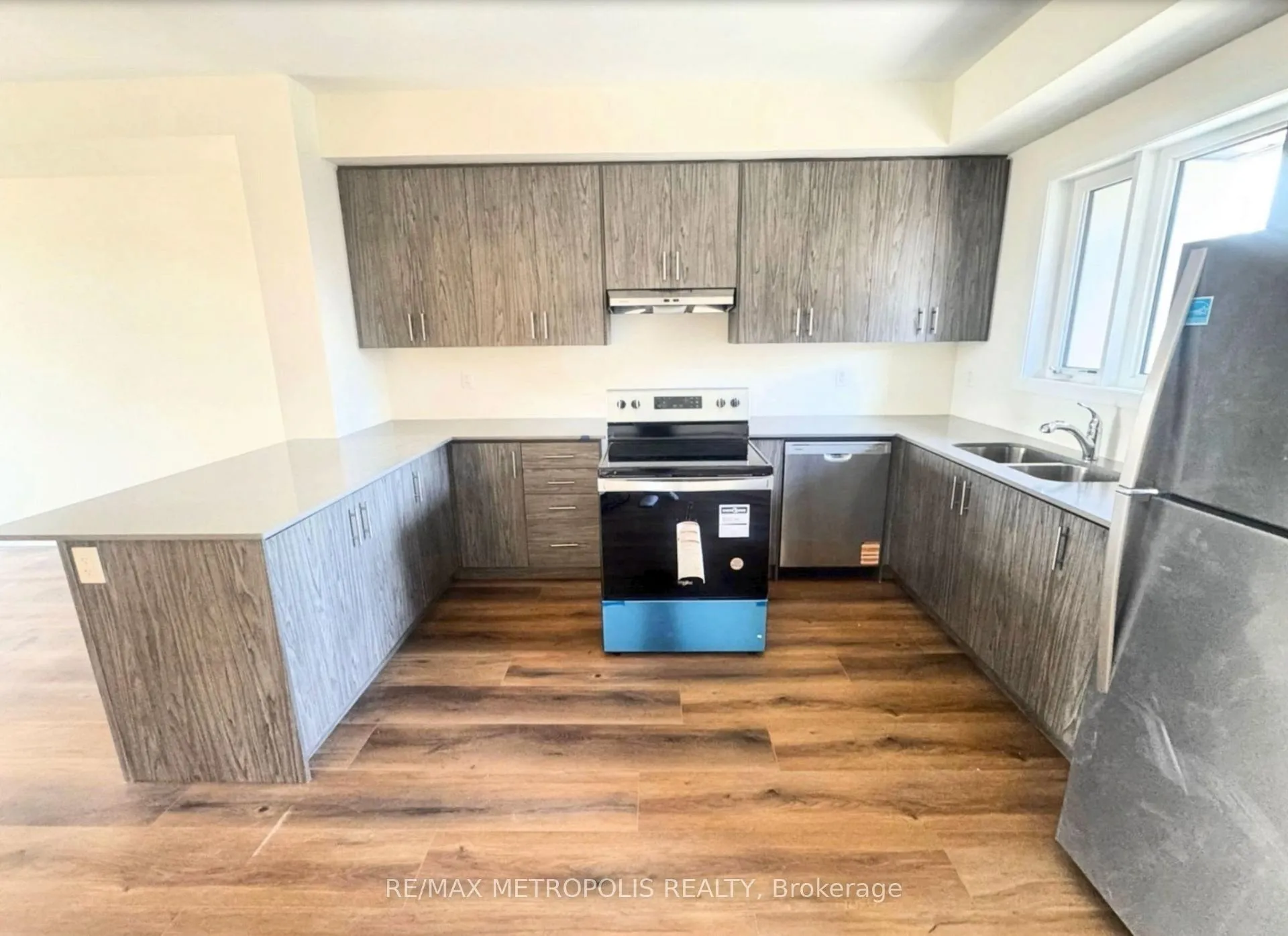 Photo 6 of 1695 Dersan Street, Pickering, Duffin Heights — HOMEH