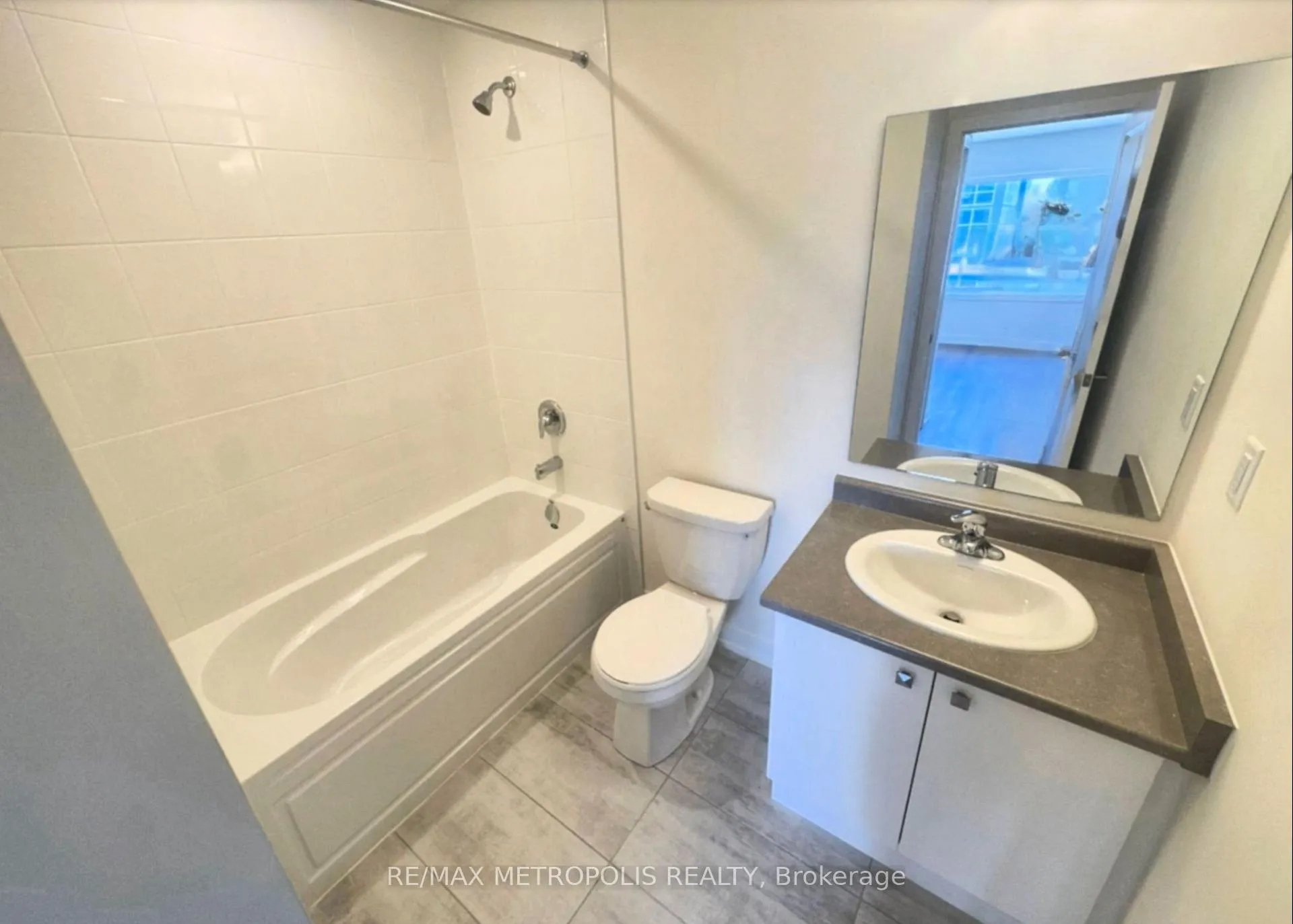 Photo 17 of 1695 Dersan Street, Pickering, Duffin Heights — HOMEH