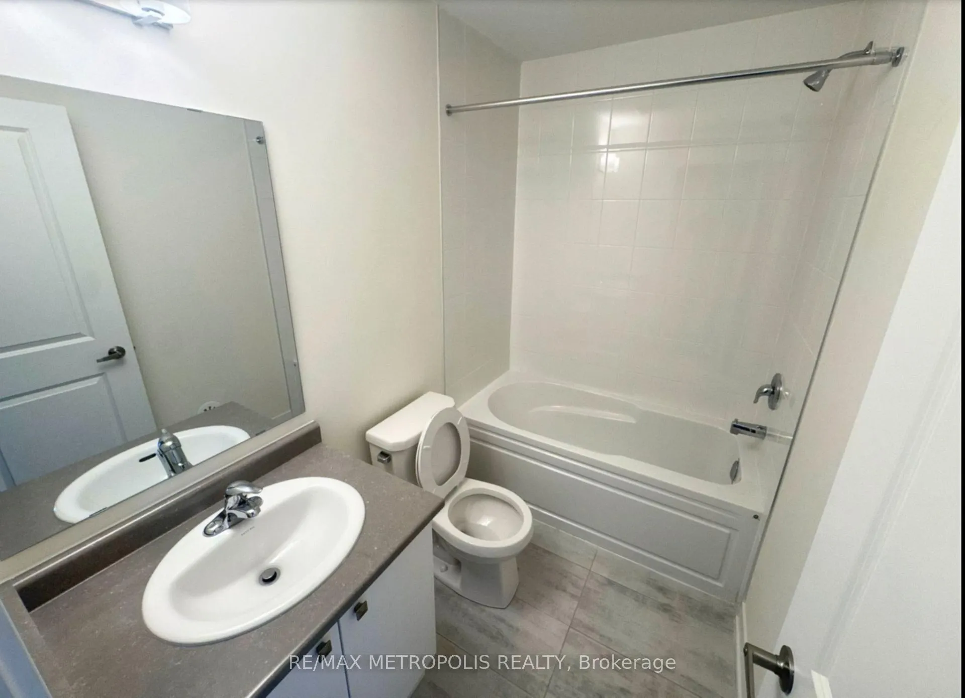 Photo 22 of 1695 Dersan Street, Pickering, Duffin Heights — HOMEH
