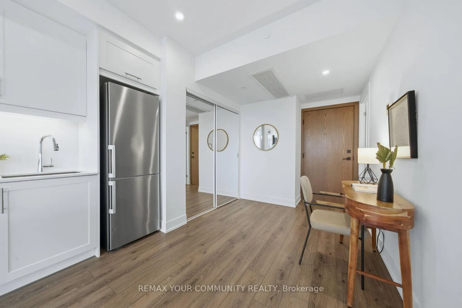 Photo 4 of Unit 305, 1316 Kingston Road, Scarborough, Birchcliffe-Cliffside — HOMEH