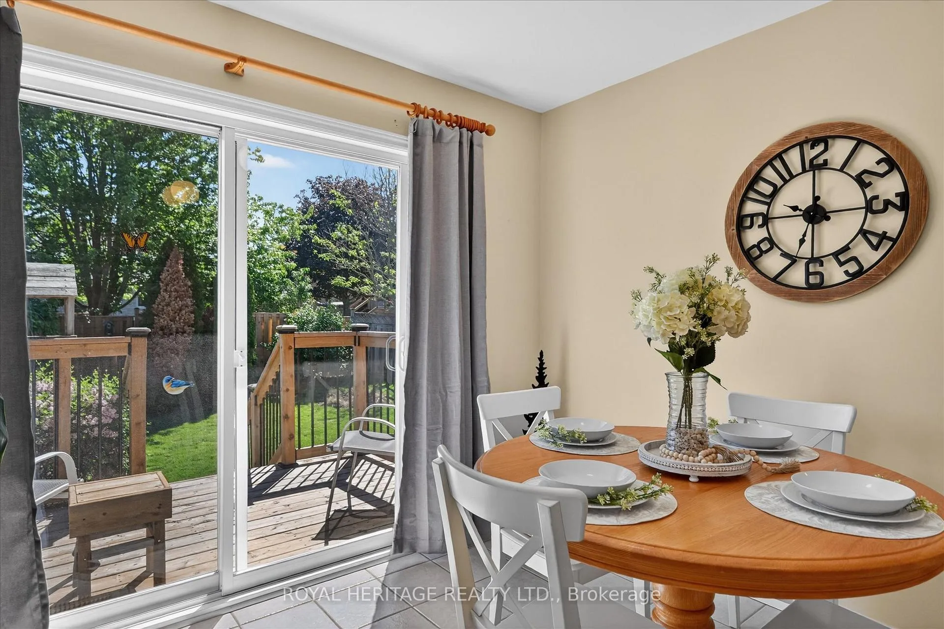 Photo 16 of 21 Eakins Crescent, Kawartha Lakes, Lindsay — HOMEH
