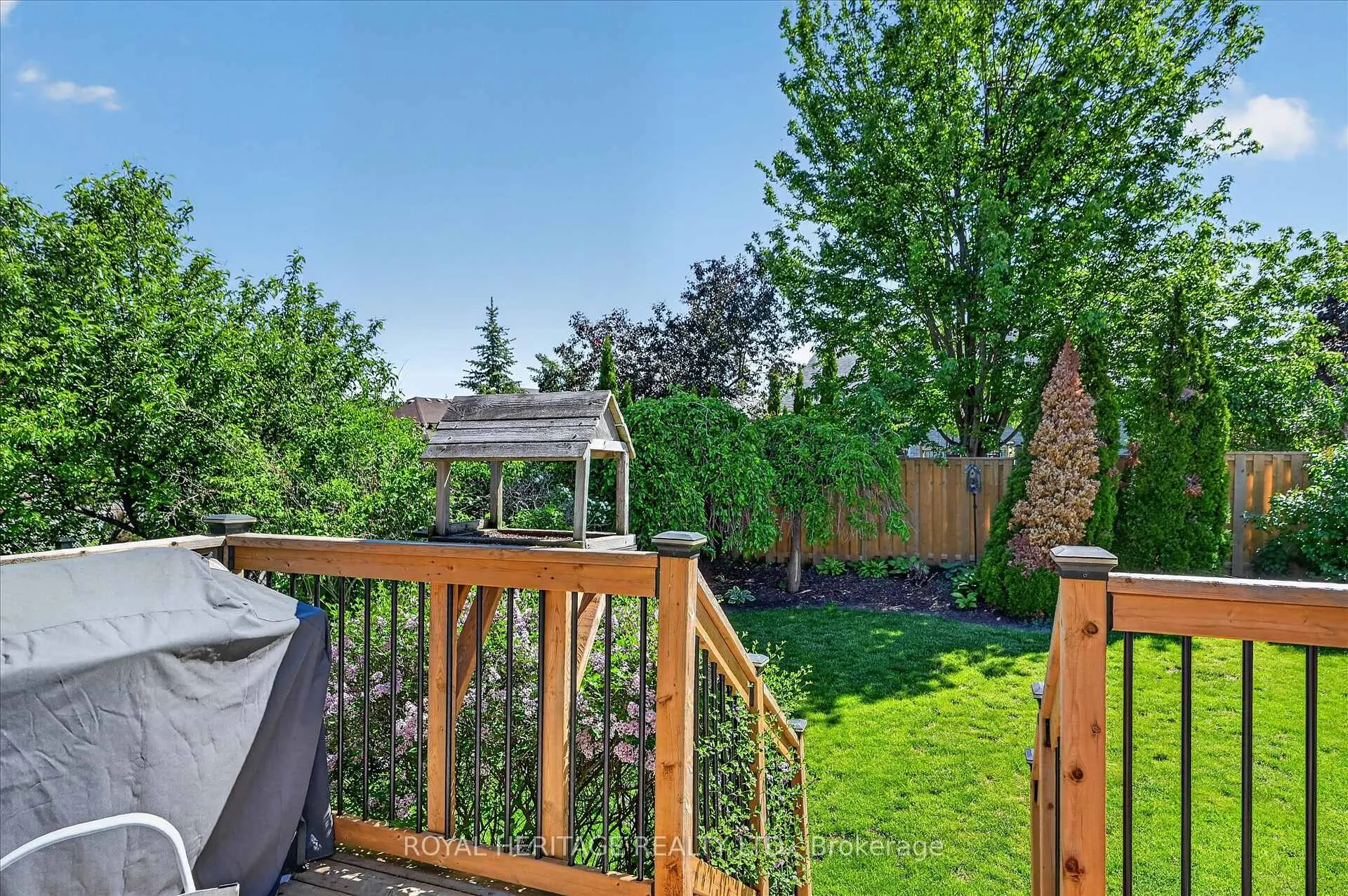 Photo 18 of 21 Eakins Crescent, Kawartha Lakes, Lindsay — HOMEH