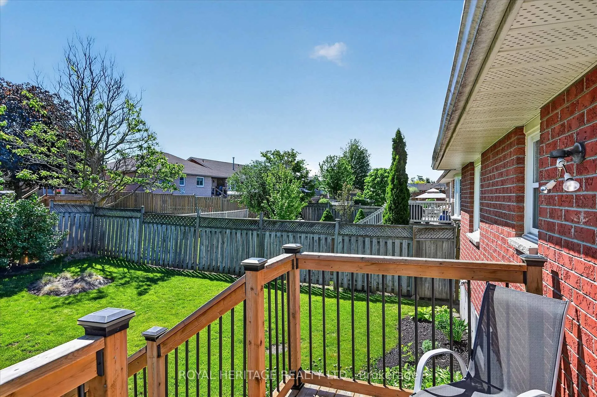 Photo 19 of 21 Eakins Crescent, Kawartha Lakes, Lindsay — HOMEH