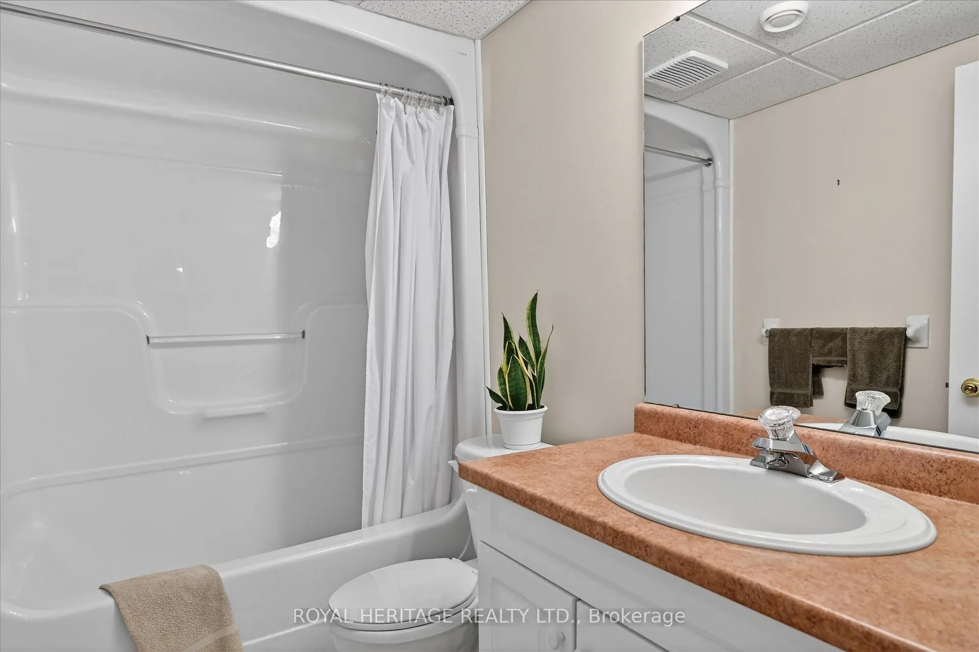 Photo 37 of 21 Eakins Crescent, Kawartha Lakes, Lindsay — HOMEH