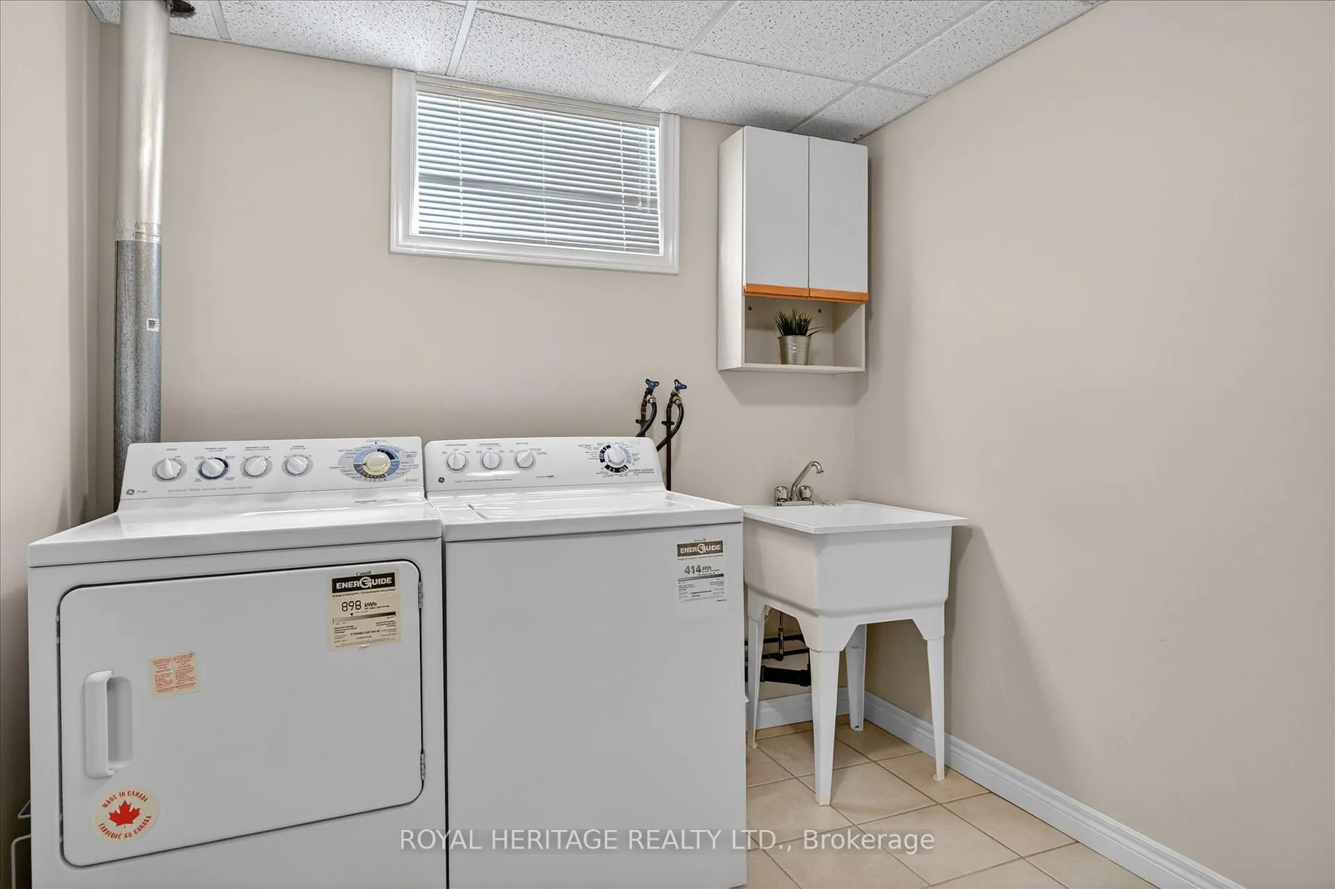 Photo 38 of 21 Eakins Crescent, Kawartha Lakes, Lindsay — HOMEH