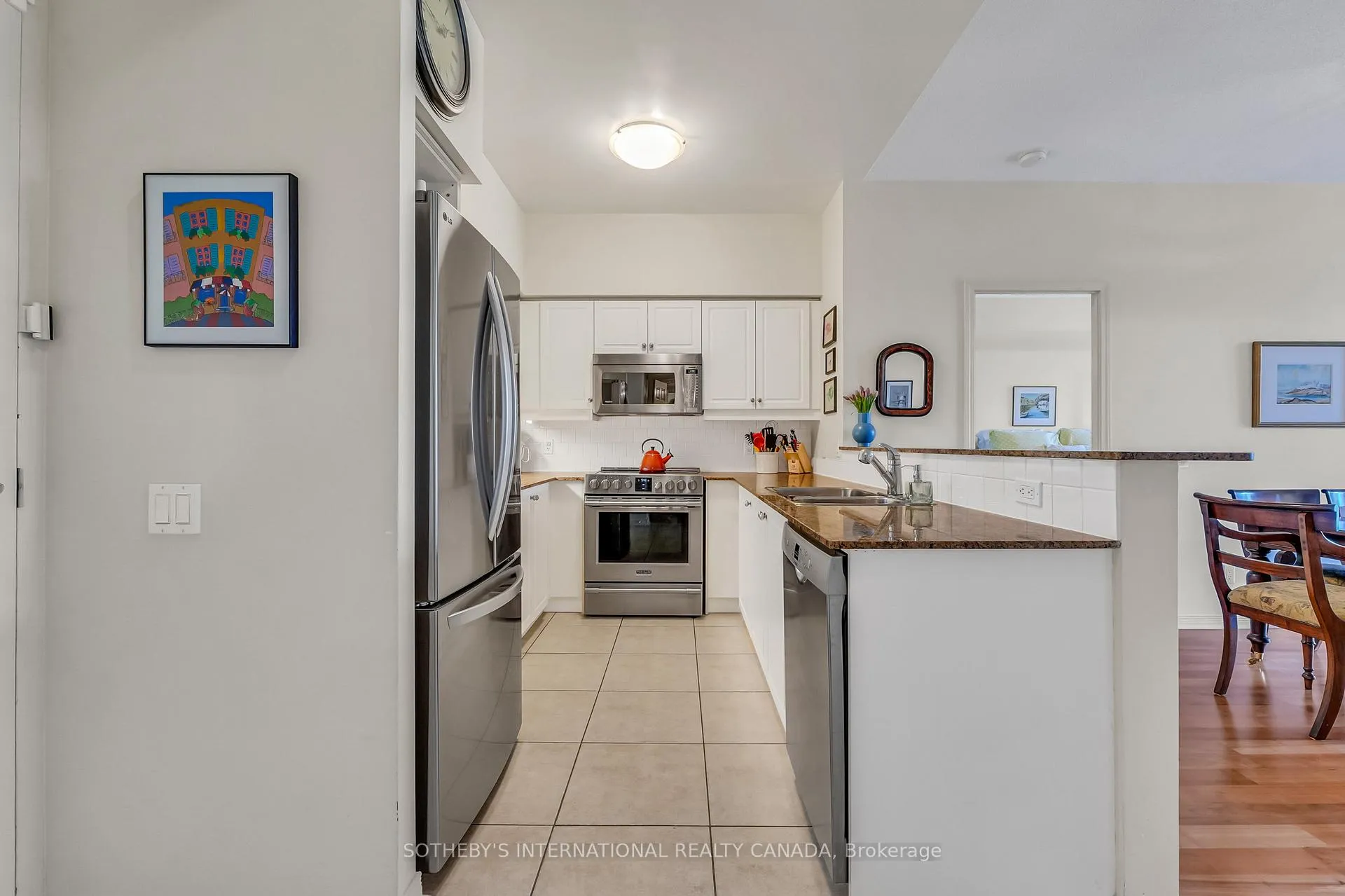 Photo 9 of Unit 417, 455 Rosewell Avenue, Toronto, Lawrence Park South — HOMEH