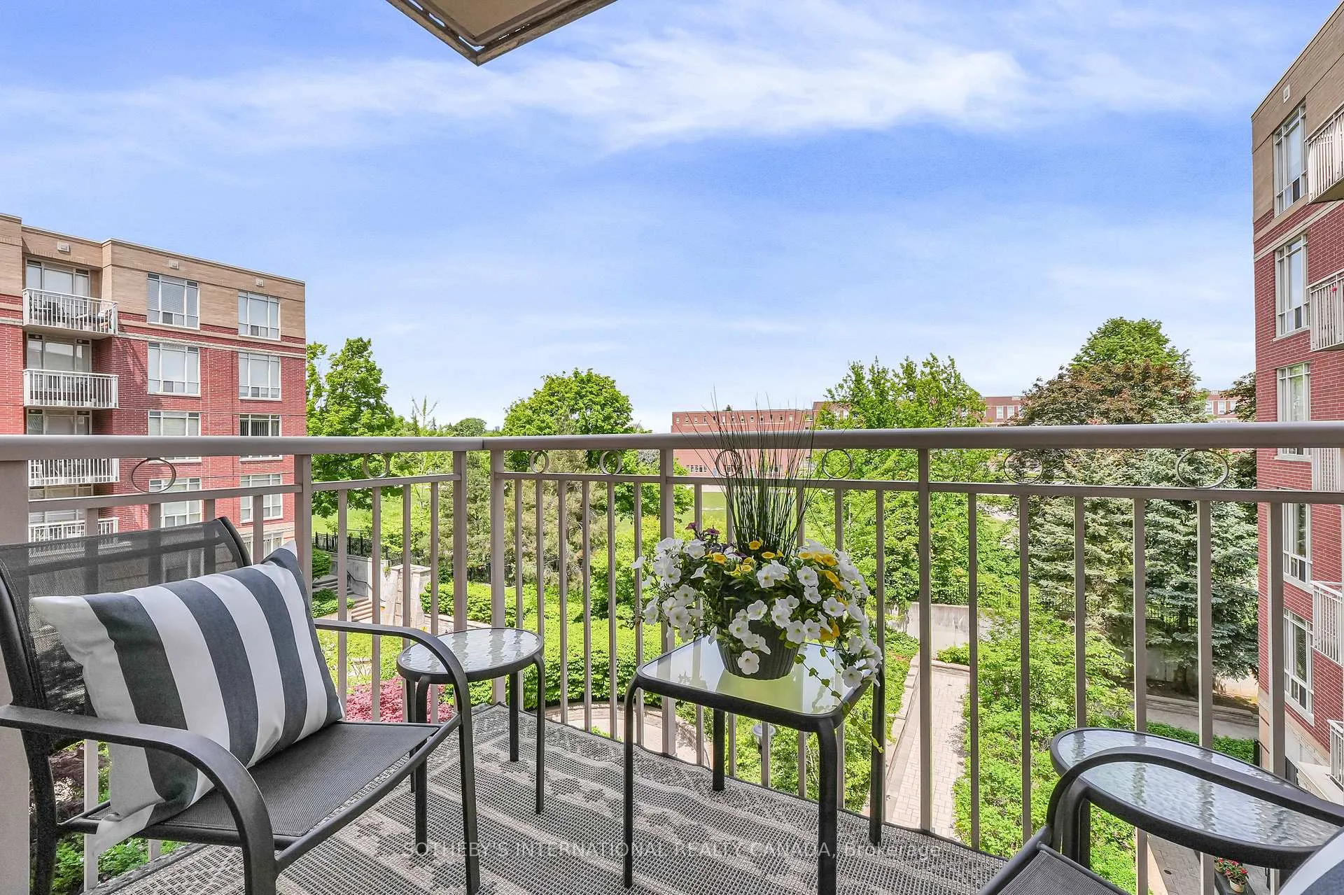 Photo 13 of Unit 417, 455 Rosewell Avenue, Toronto, Lawrence Park South — HOMEH