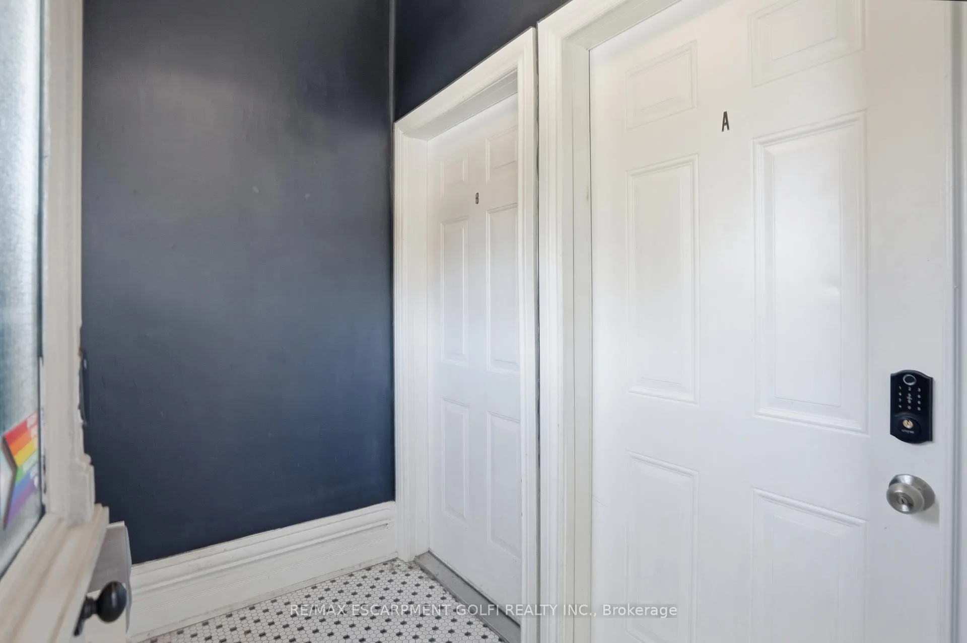 Photo 3 of 550 James Street N, Hamilton, North End — HOMEH