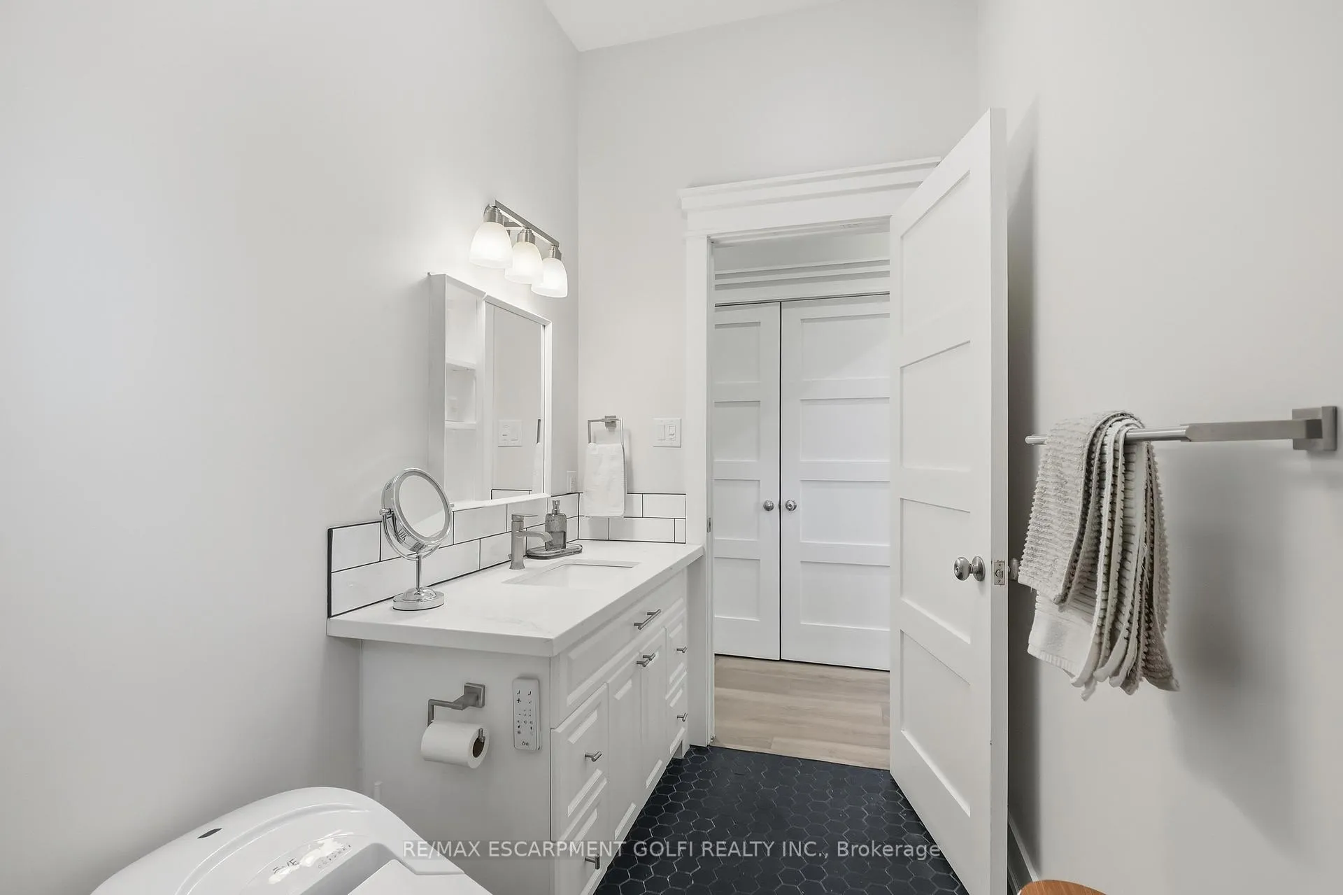 Photo 13 of 550 James Street N, Hamilton, North End — HOMEH