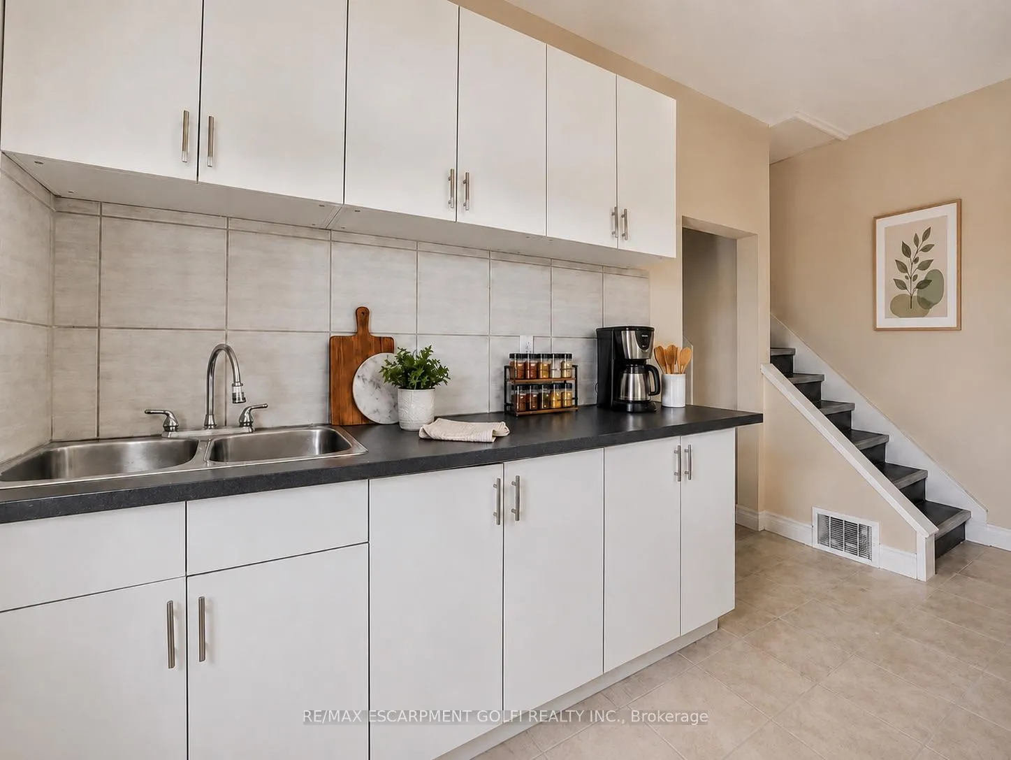 Photo 16 of 550 James Street N, Hamilton, North End — HOMEH