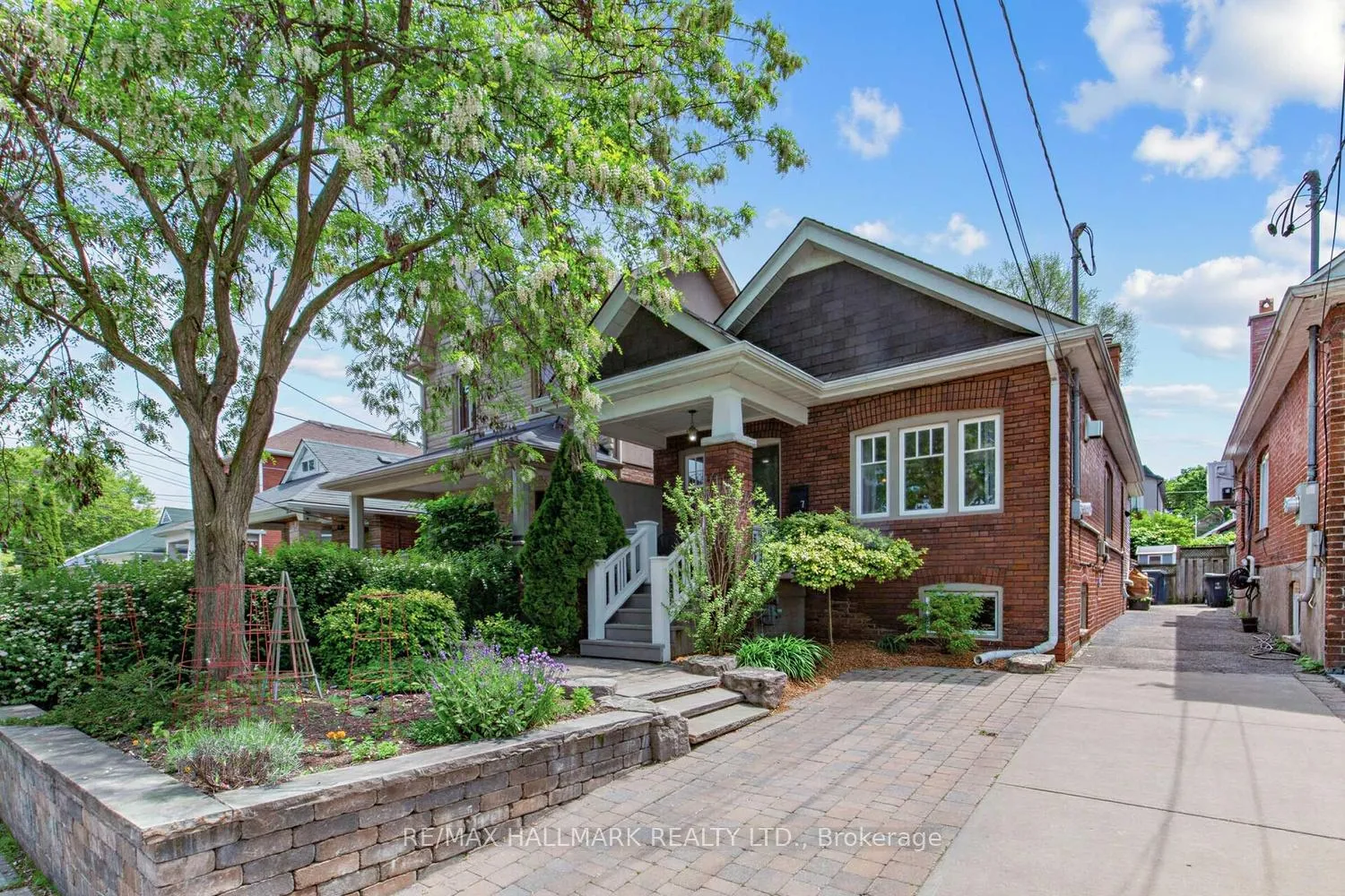 Photo 2 of 7 Westbrook Avenue, Toronto, Woodbine-Lumsden — HOMEH